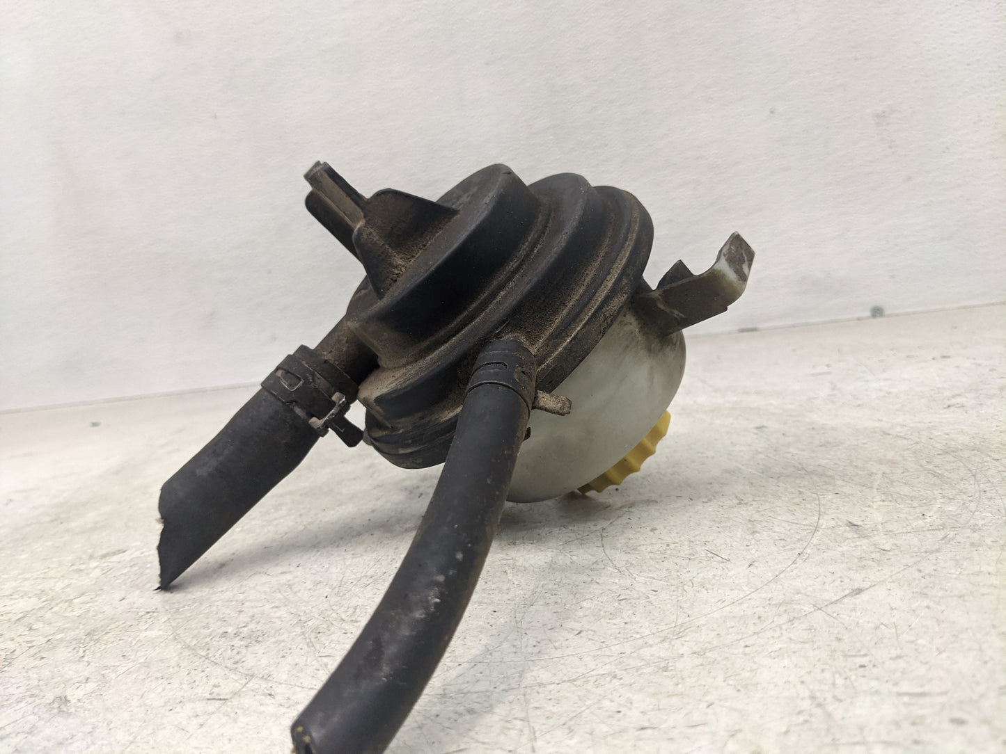 2002 Dodge Caravan Power Steering Reservoir - Oemusedautoparts1.com