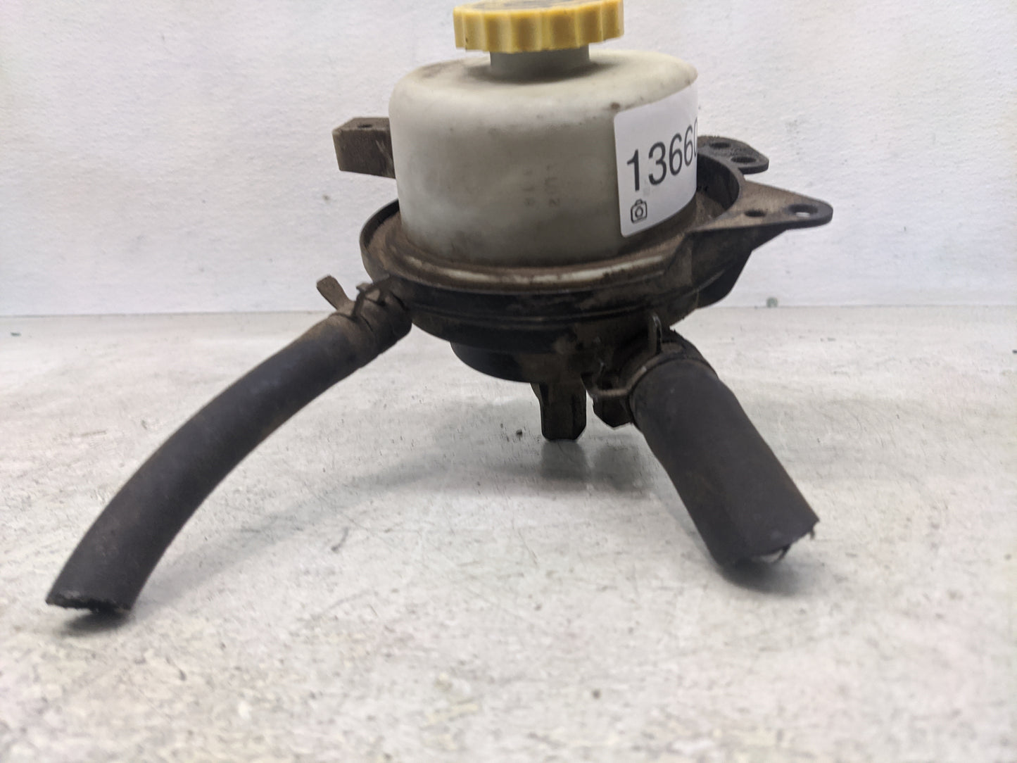 2002 Dodge Caravan Power Steering Reservoir - Oemusedautoparts1.com