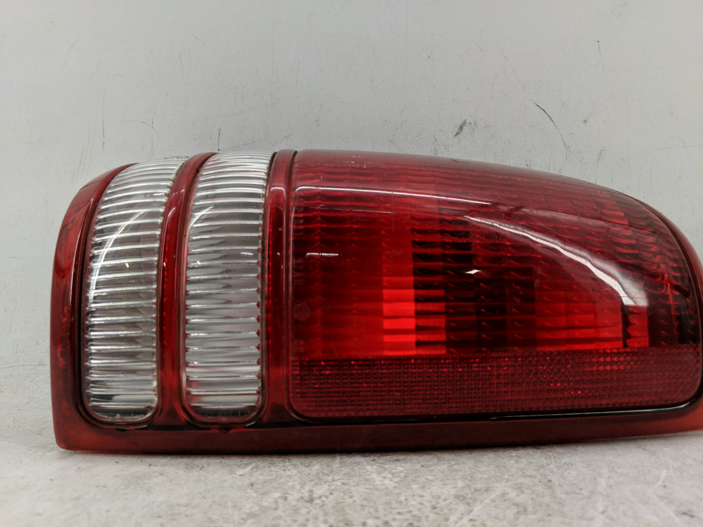 1997-2004 Dodge Dakota Tail Light Assembly Driver Left OEM Fits Fits 1997 1998 1999 2000 2001 2002 2003 2004 OEM Used Auto P