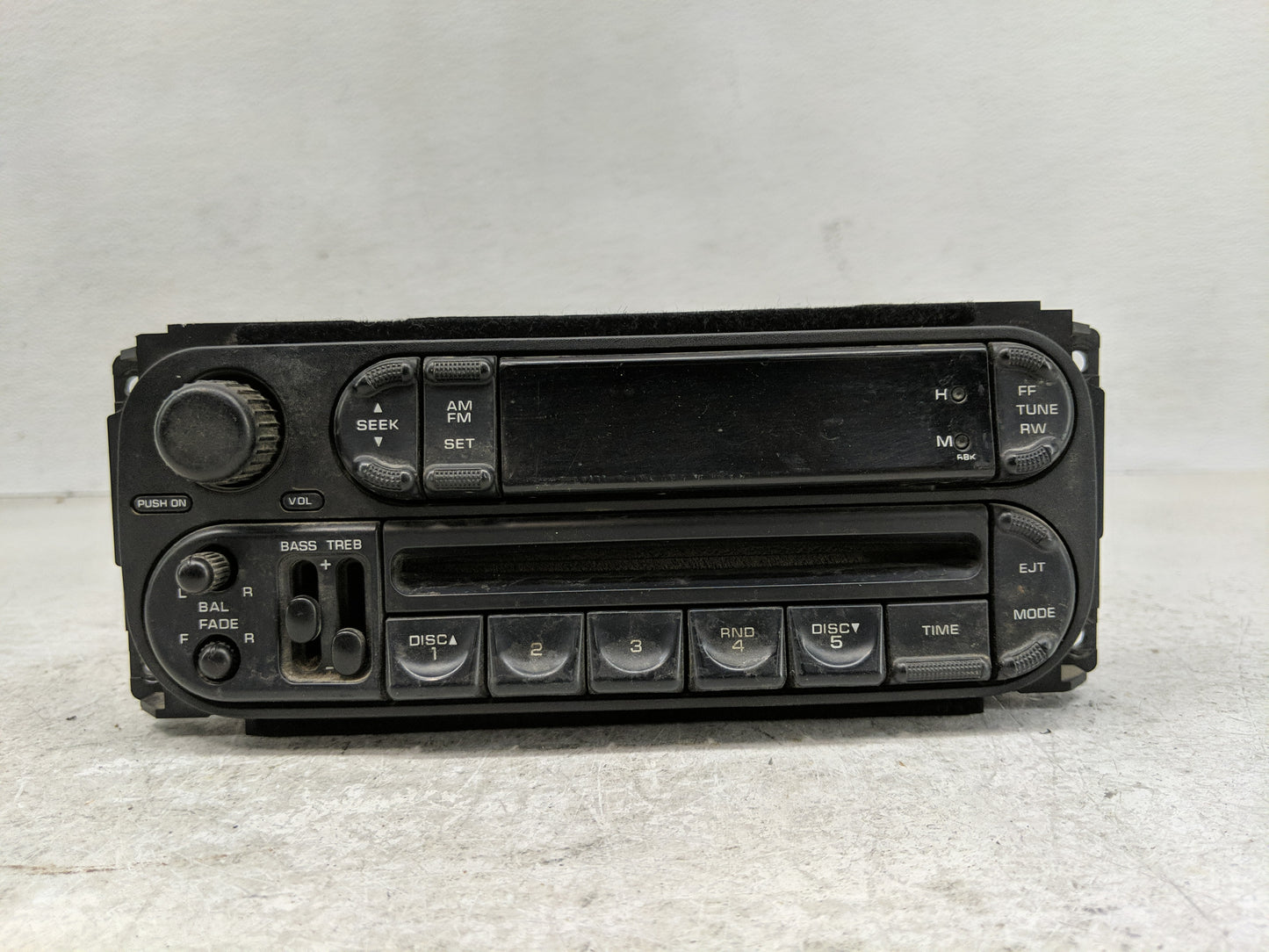 2002 Dodge Dakota Radio AM FM Cd Player Receiver Replacement P/N:P56038589AM 1L2F-18C868-GA Fits OEM Used Auto Parts - Oemus
