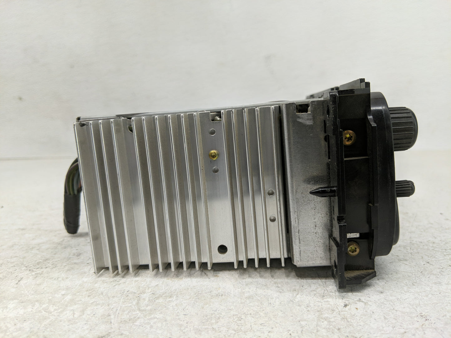 2002 Dodge Dakota Radio AM FM Cd Player Receiver Replacement P/N:P56038589AM 1L2F-18C868-GA Fits OEM Used Auto Parts - Oemus