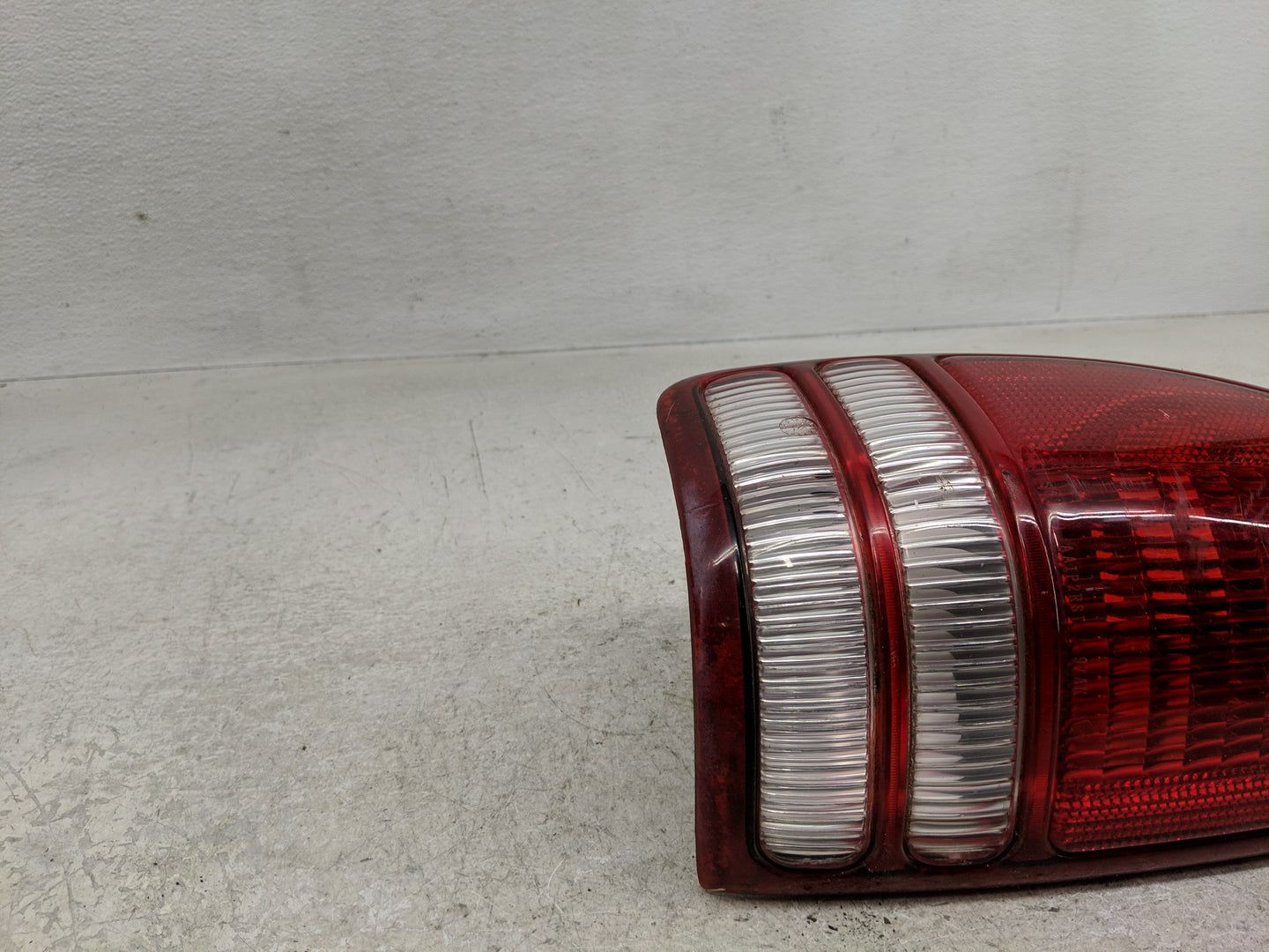 1997-2004 Dodge Dakota Tail Light Assembly Driver Left OEM P/N:55055113 Fits Fits 1997 1998 1999 2000 2001 2002 2003 2004 OE