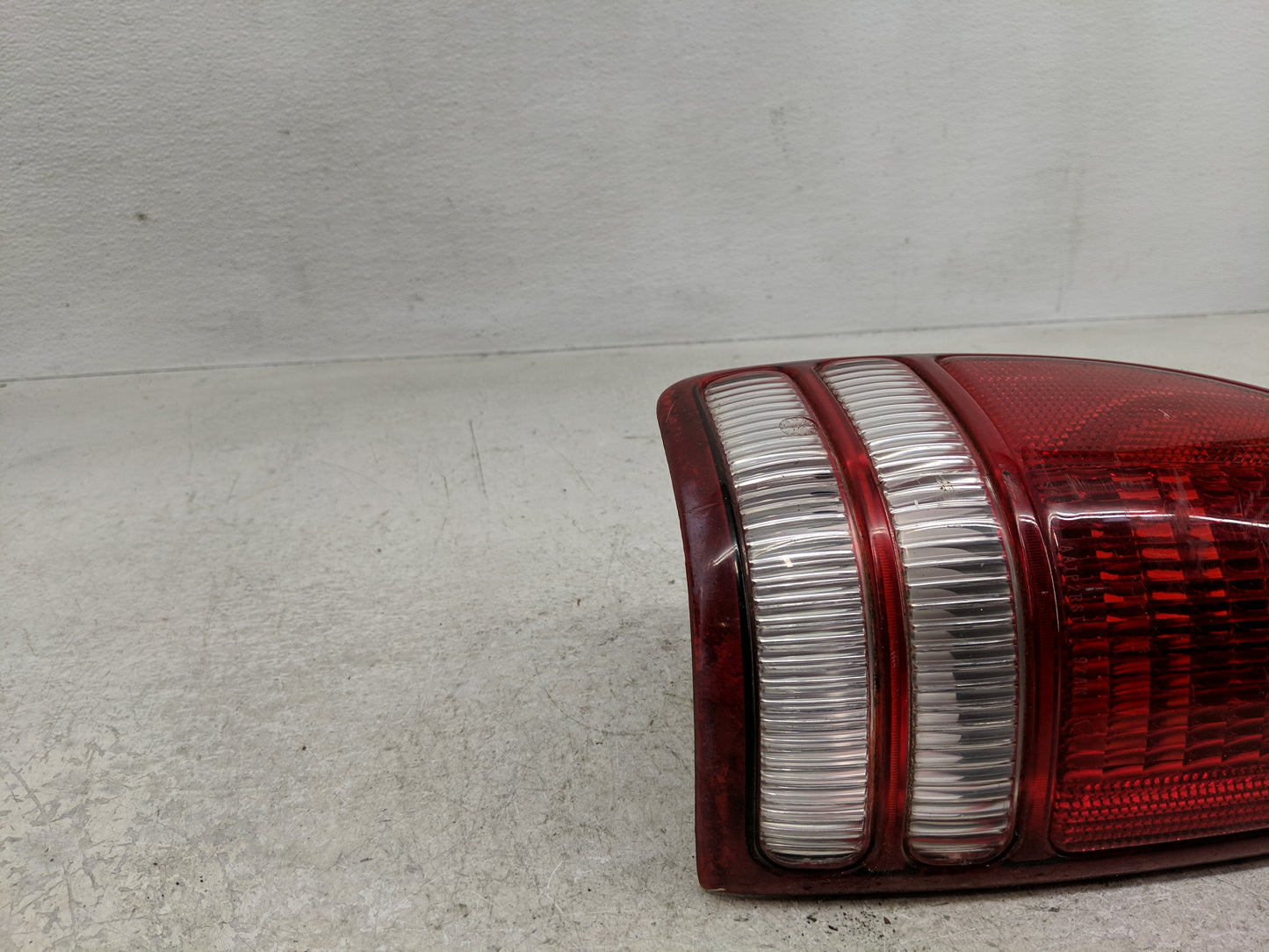 1997-2004 Dodge Dakota Tail Light Assembly Driver Left OEM P/N:55055113 Fits Fits 1997 1998 1999 2000 2001 2002 2003 2004 OE