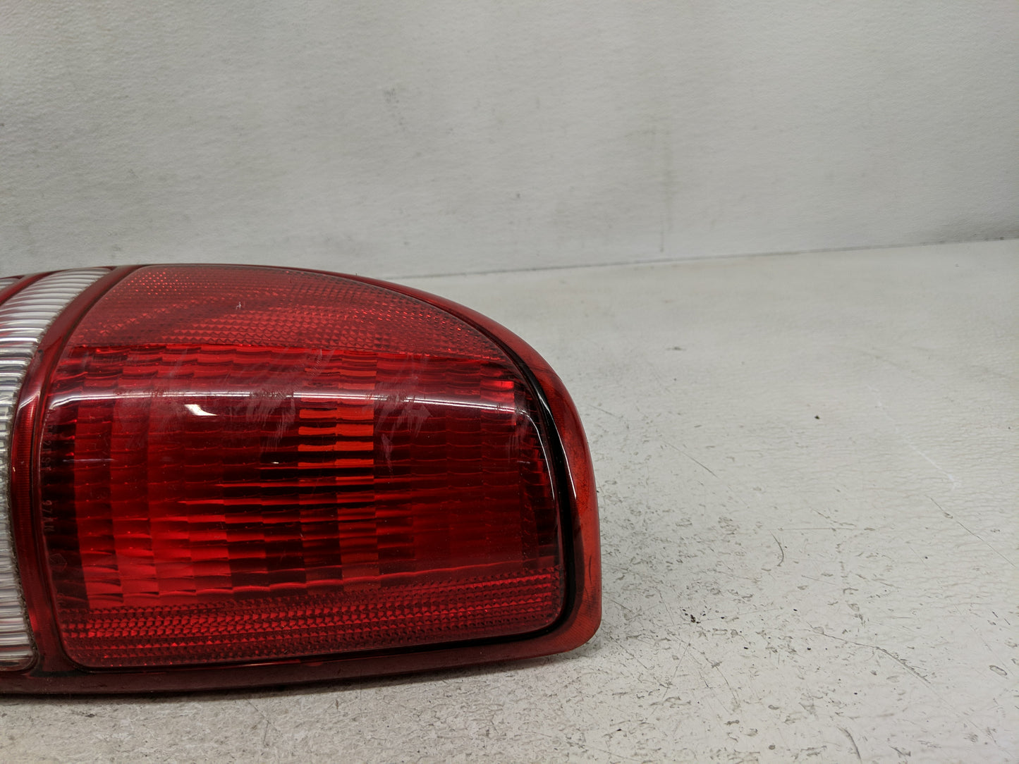 1997-2004 Dodge Dakota Tail Light Assembly Driver Left OEM P/N:55055113 Fits Fits 1997 1998 1999 2000 2001 2002 2003 2004 OE