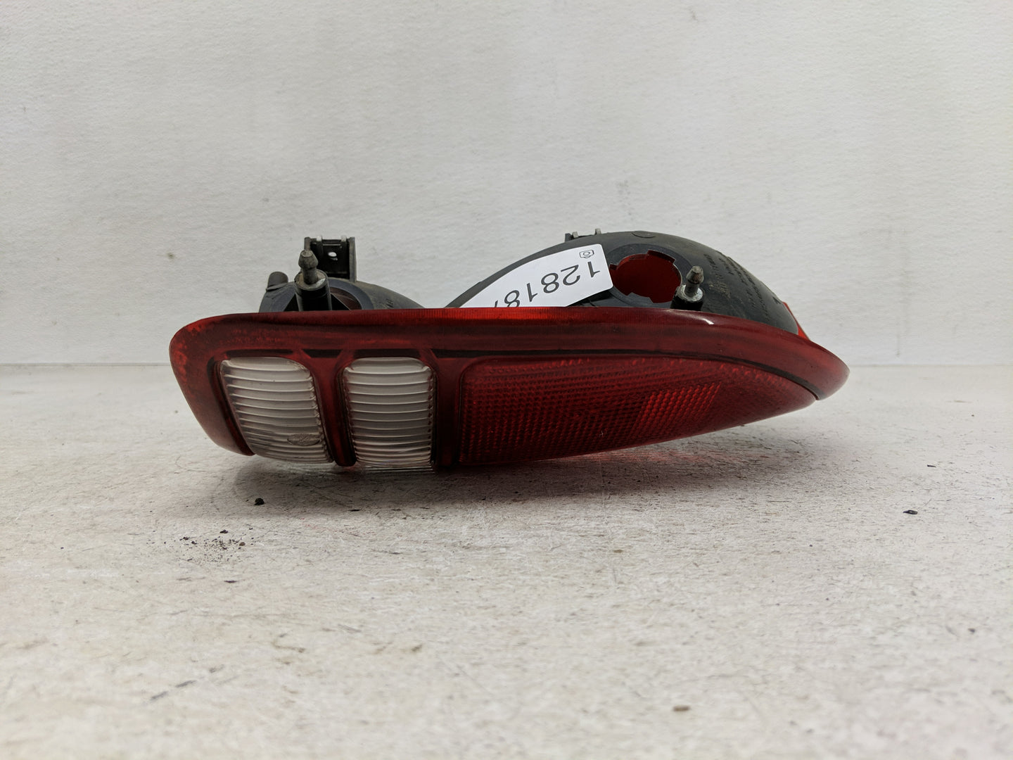 1997-2004 Dodge Dakota Tail Light Assembly Driver Left OEM P/N:55055113 Fits Fits 1997 1998 1999 2000 2001 2002 2003 2004 OE