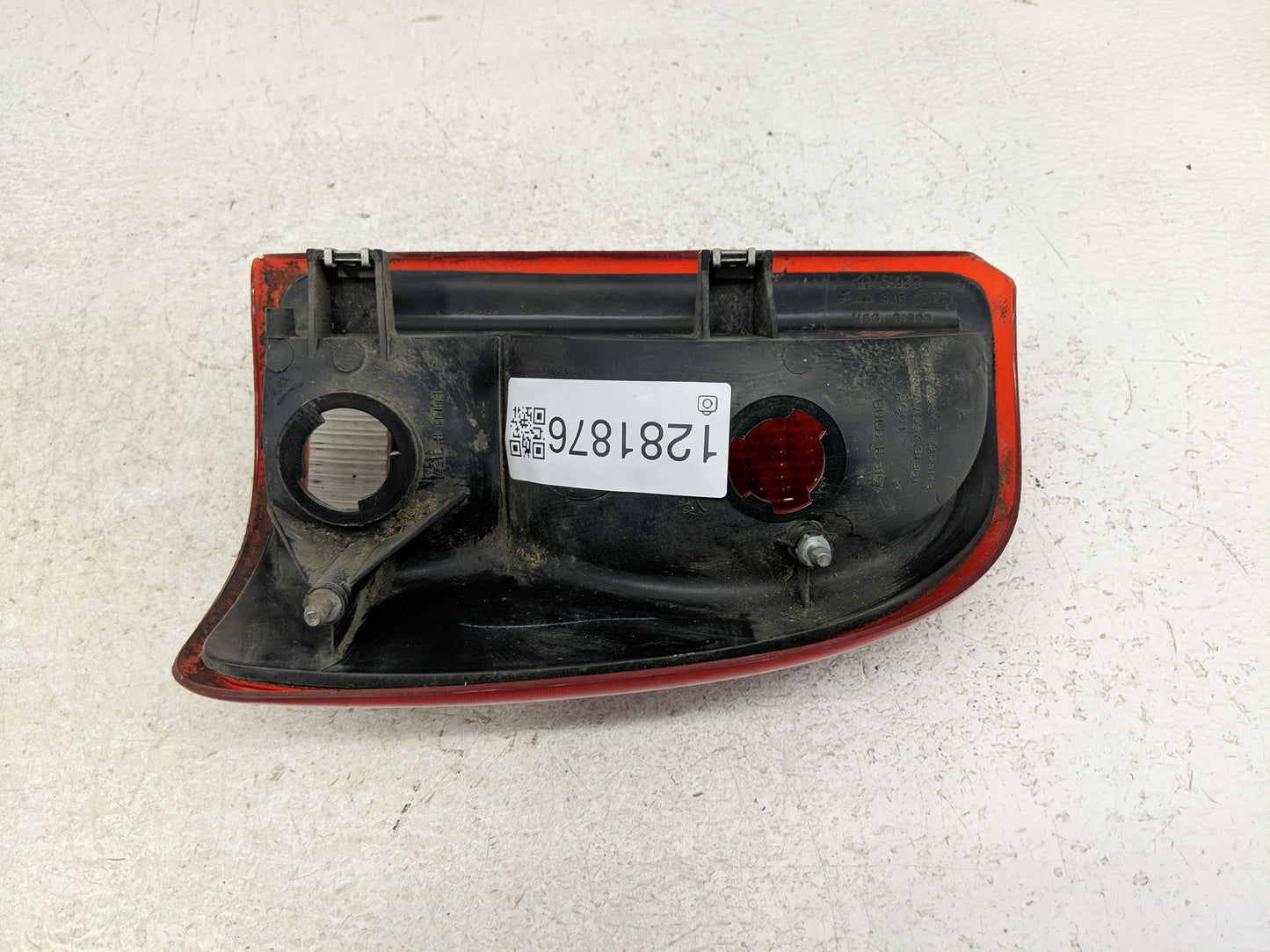 1997-2004 Dodge Dakota Tail Light Assembly Driver Left OEM P/N:55055113 Fits Fits 1997 1998 1999 2000 2001 2002 2003 2004 OE