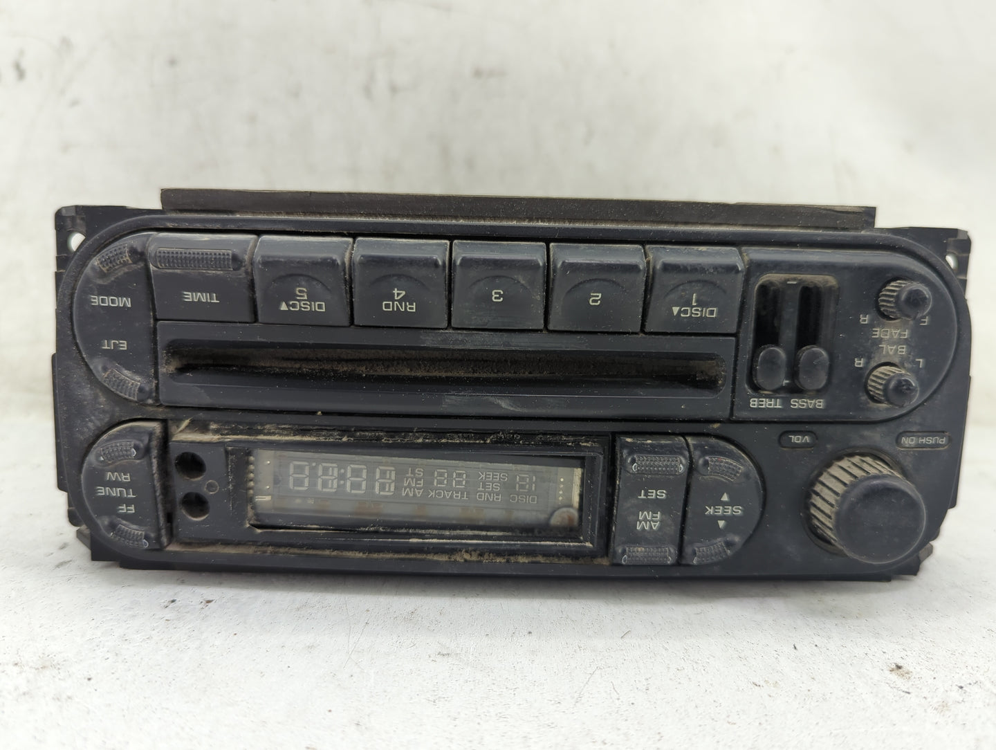 2002-2004 Dodge Dakota Radio AM FM Cd Player Receiver Replacement P/N:P56038589AN Fits OEM Used Auto Parts - Oemusedautopart