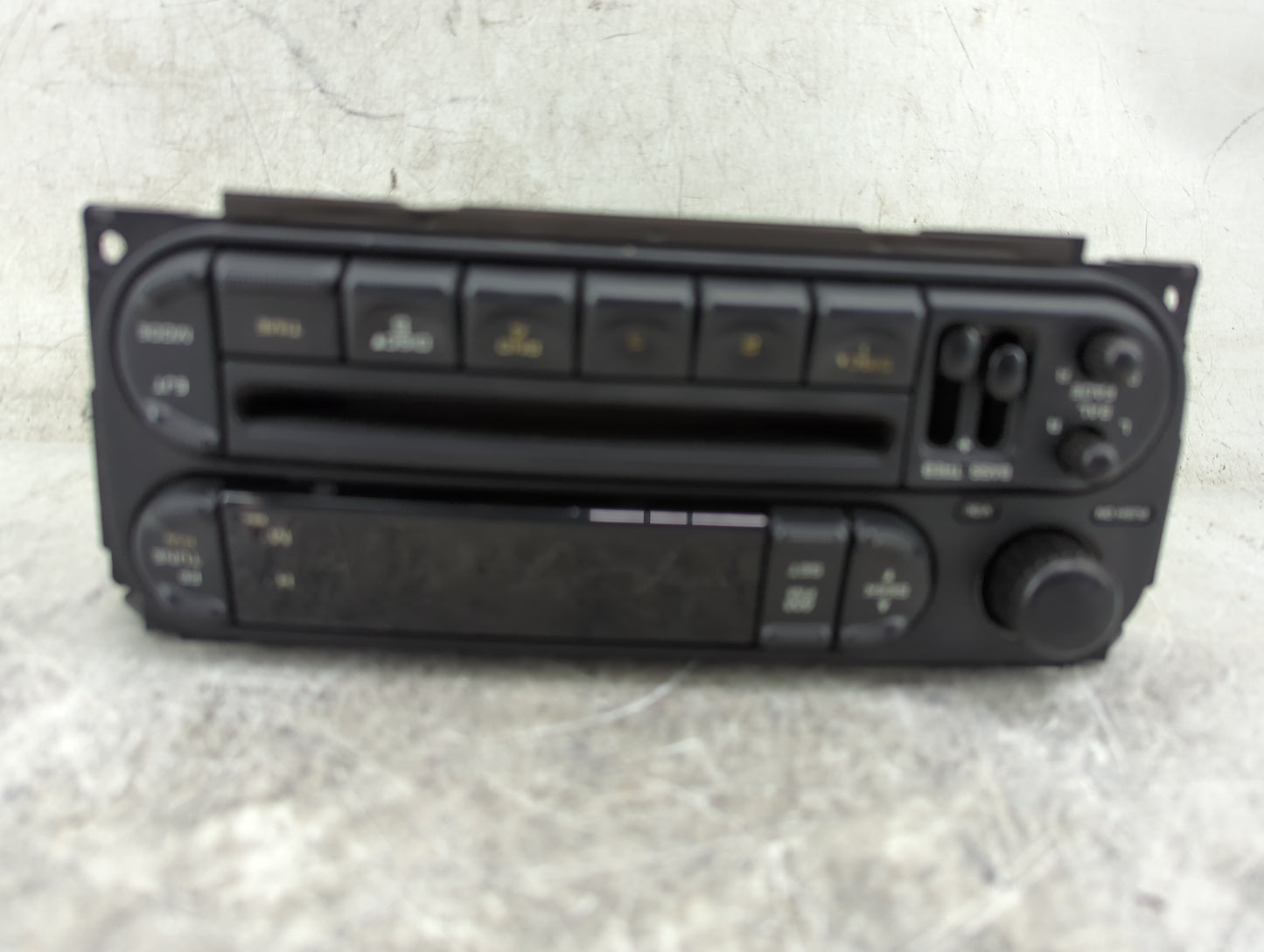 2002-2004 Dodge Dakota Radio AM FM Cd Player Receiver Replacement P/N:P56038589AN Fits OEM Used Auto Parts - Oemusedautopart