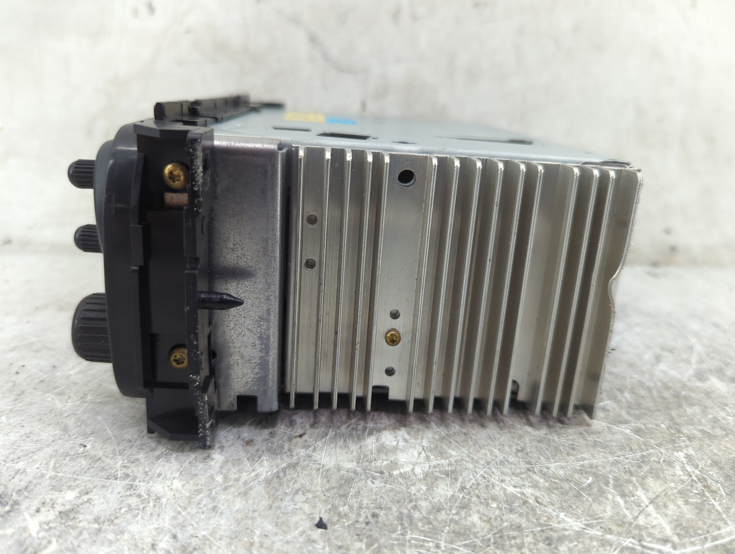 2002-2004 Dodge Dakota Radio AM FM Cd Player Receiver Replacement P/N:P56038589AN Fits OEM Used Auto Parts - Oemusedautopart