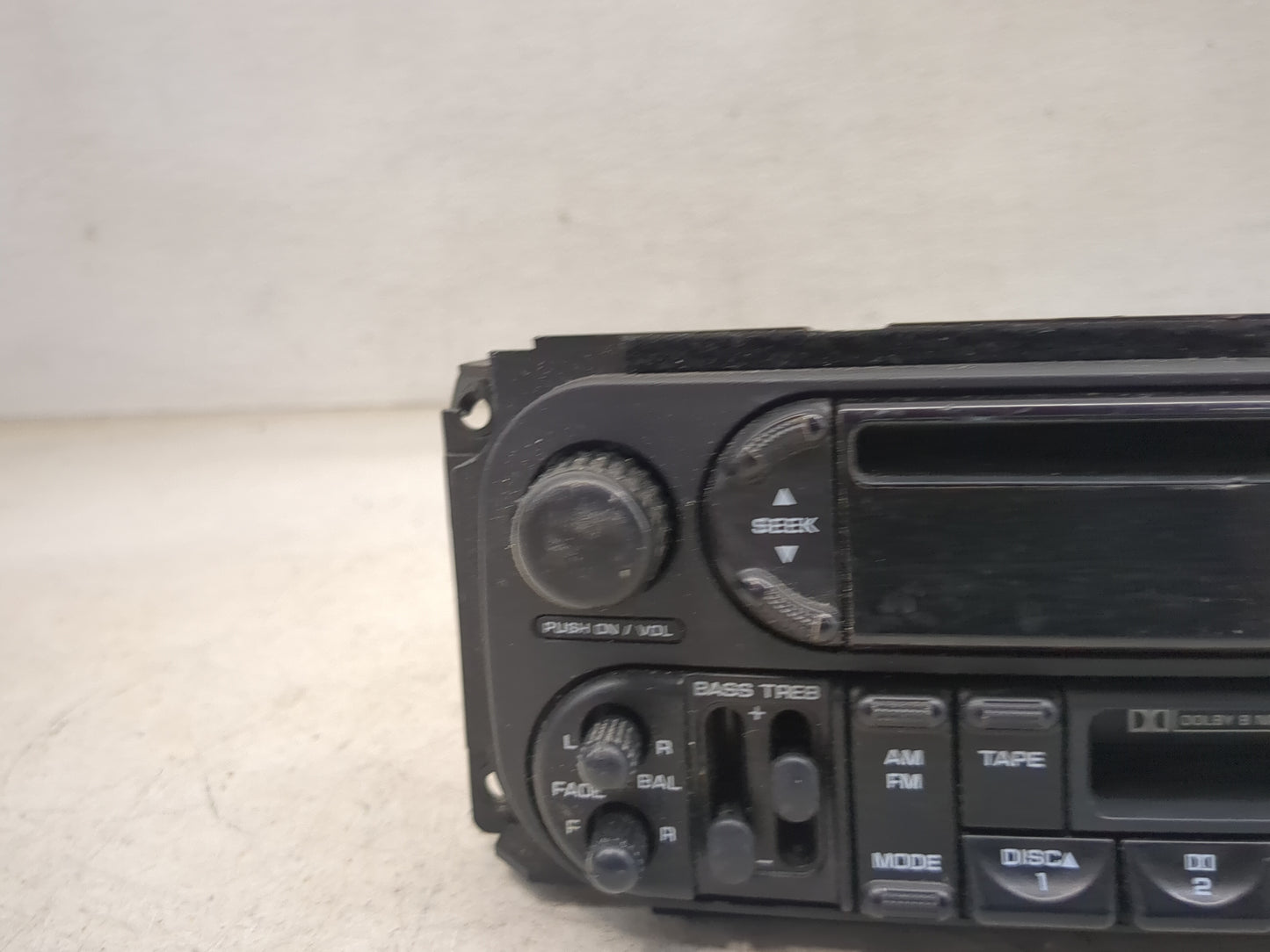 2001-2002 Dodge Durango Radio AM FM Cd Player Receiver Replacement P/N:P56038555AF Fits Fits 1998 1999 2000 2001 2002 OEM Us