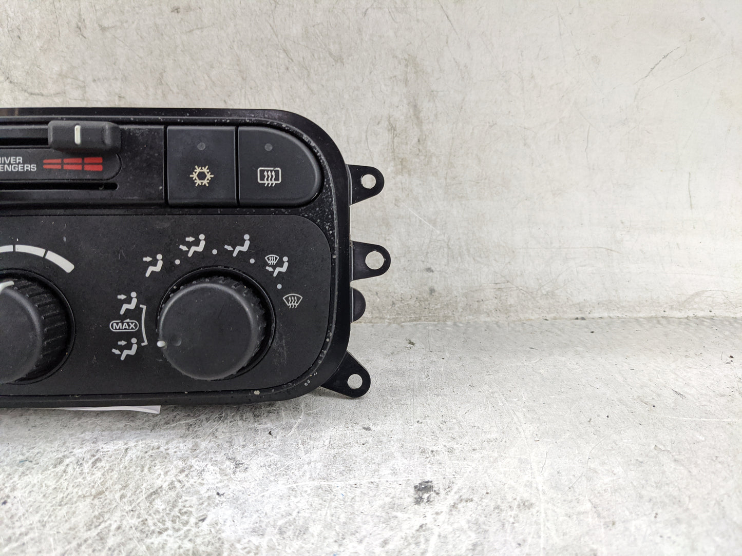 2002-2003 Dodge Durango Climate Control Module Temperature AC/Heater Replacement P/N:P55056249AB Fits Fits 2002 2003 OEM Use