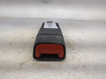 2000-2003 Dodge Durango Passenger Front Seatbelt Buckle 1512887 - Oemusedautoparts1.com