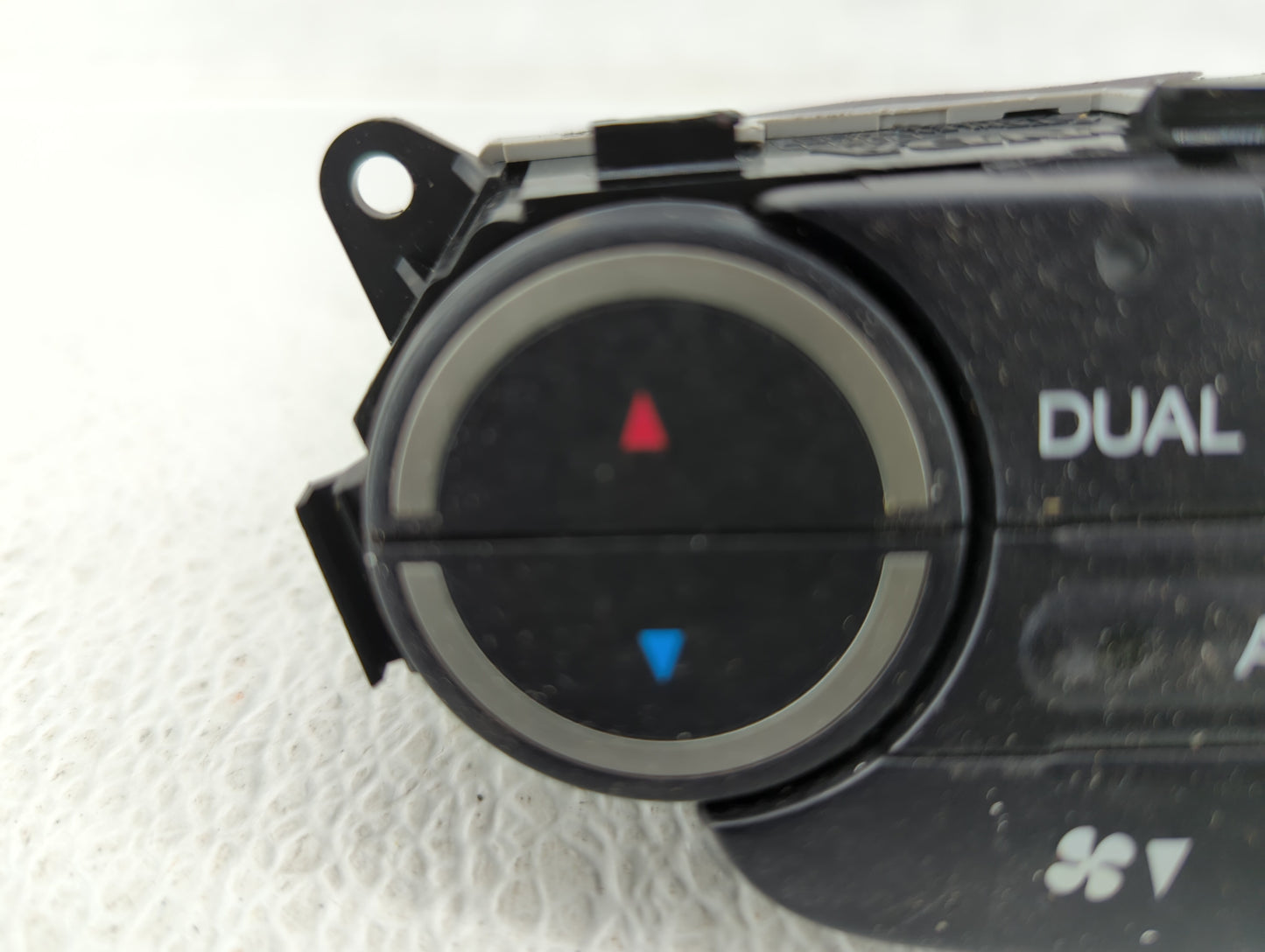 2001-2003 Dodge Durango Climate Control Module Temperature AC/Heater Replacement P/N:79620STKA430M1 5HA50TL2AA Fits OEM Used