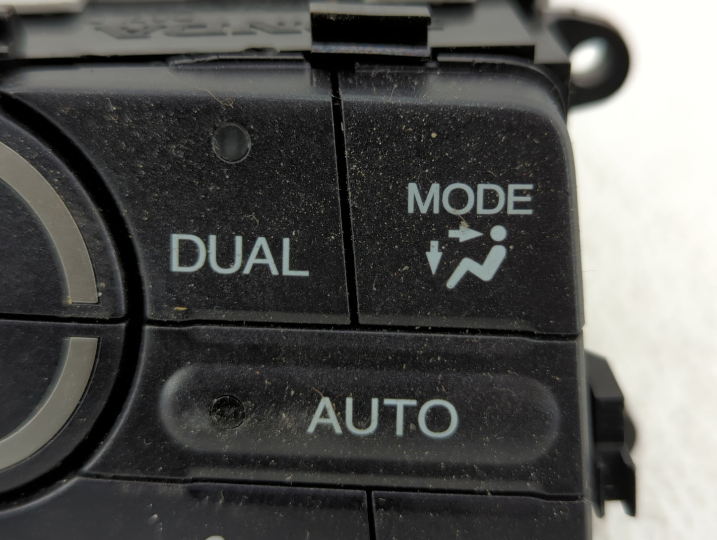 2001-2003 Dodge Durango Climate Control Module Temperature AC/Heater Replacement P/N:79620STKA430M1 5HA50TL2AA Fits OEM Used