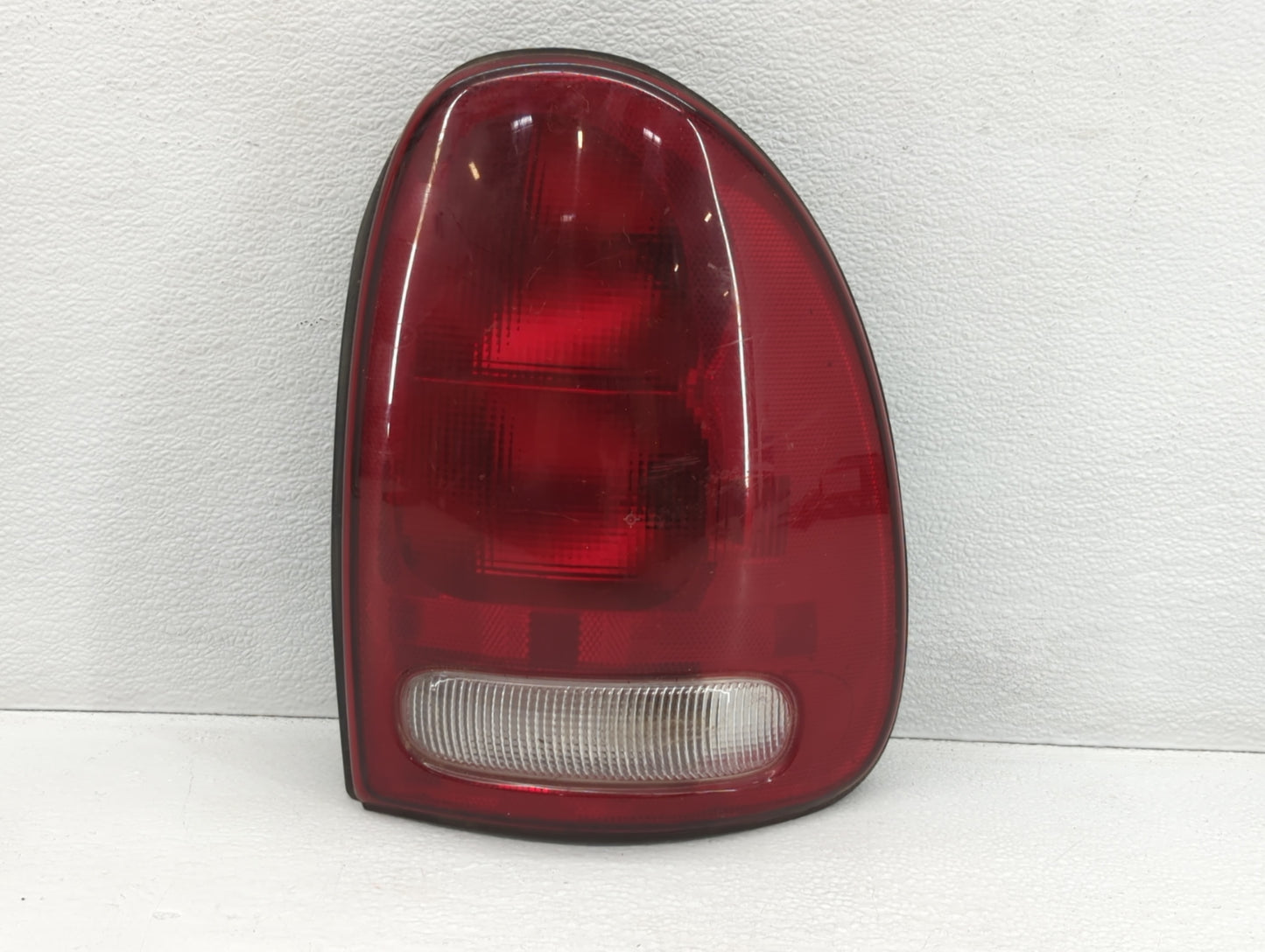 1998-2003 Dodge Durango Tail Light Assembly Passenger Right OEM P/N:955428 4576244 Fits OEM Used Auto Parts - Oemusedautopar