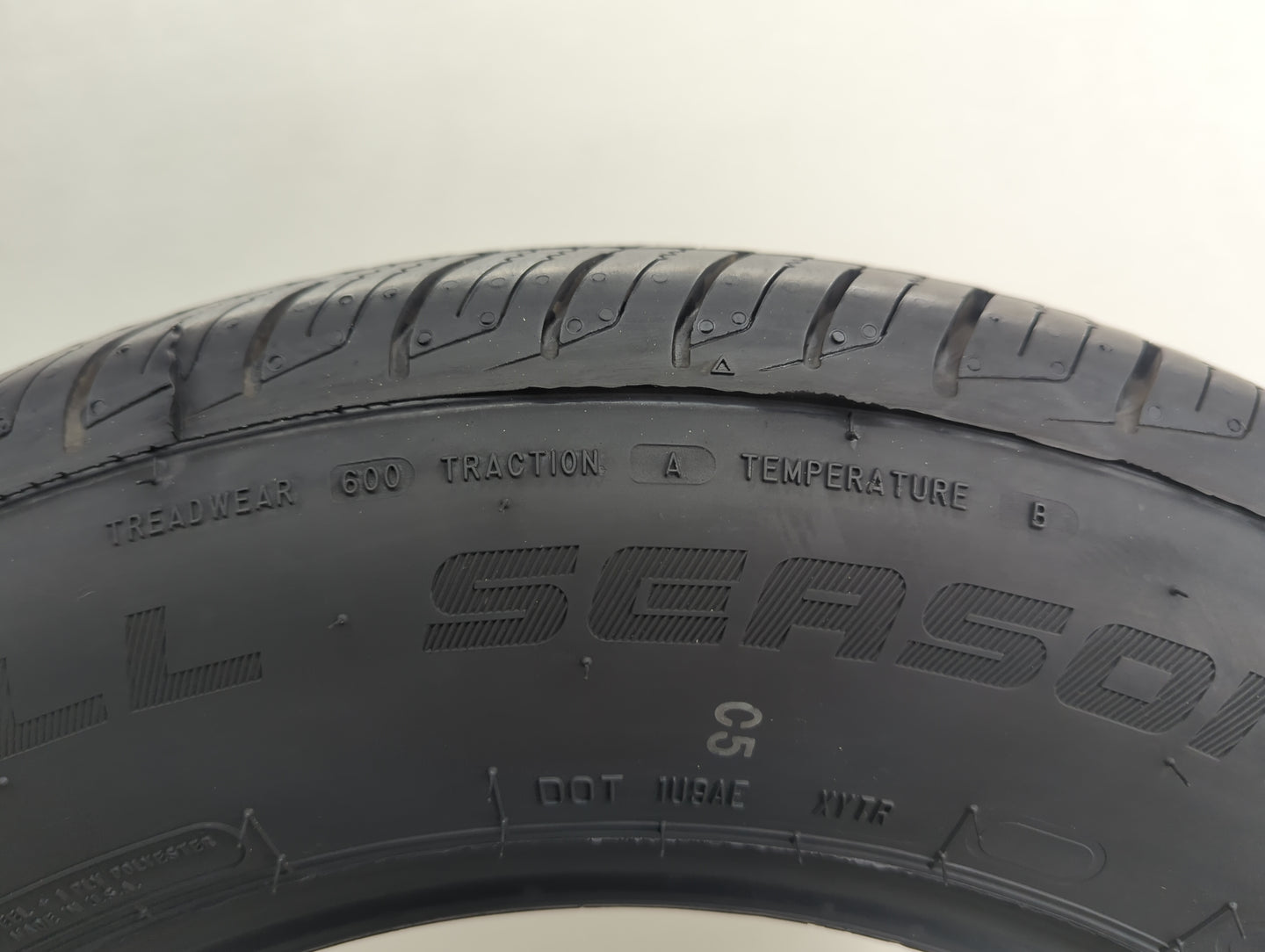 Used Tire 195/65R15 ARIZONA SILVER EDITION 91H - Tread Depth 8/32 - Oemusedautoparts1.com