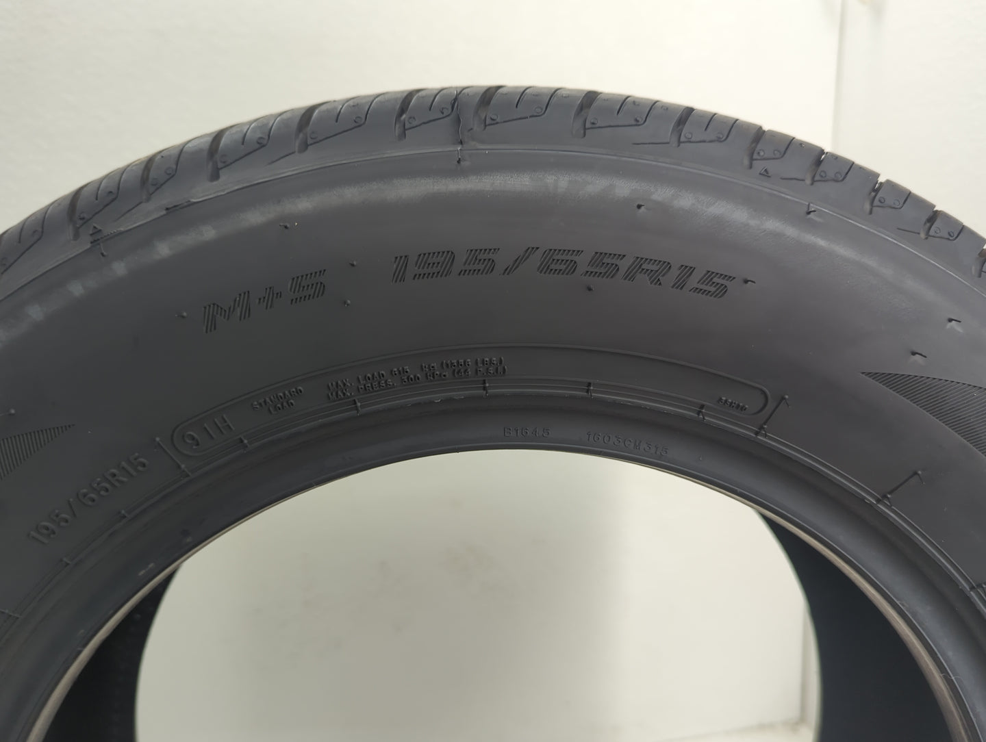 Used Tire 195/65R15 ARIZONA SILVER EDITION 91H - Tread Depth 8/32 - Oemusedautoparts1.com