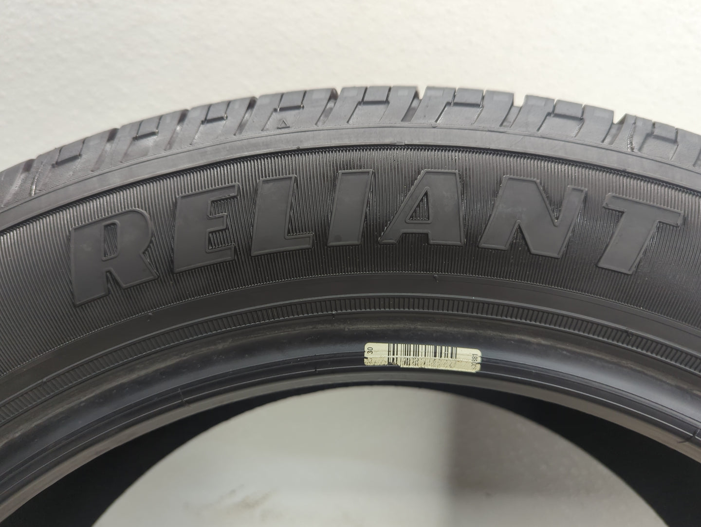 Used Tire 215/55R17 GOODYEAR RELIANT 94V - Tread Depth 10/32 - Oemusedautoparts1.com