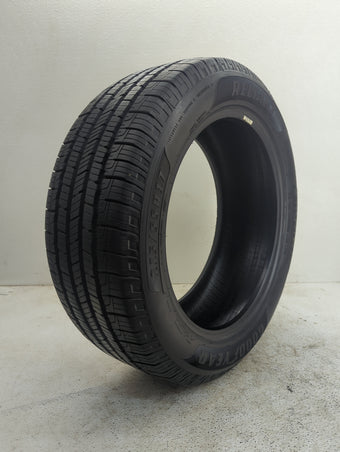 compare product Used Tire 215/55R17 GOODYEAR RELIANT 94V - Tread Depth 10/32