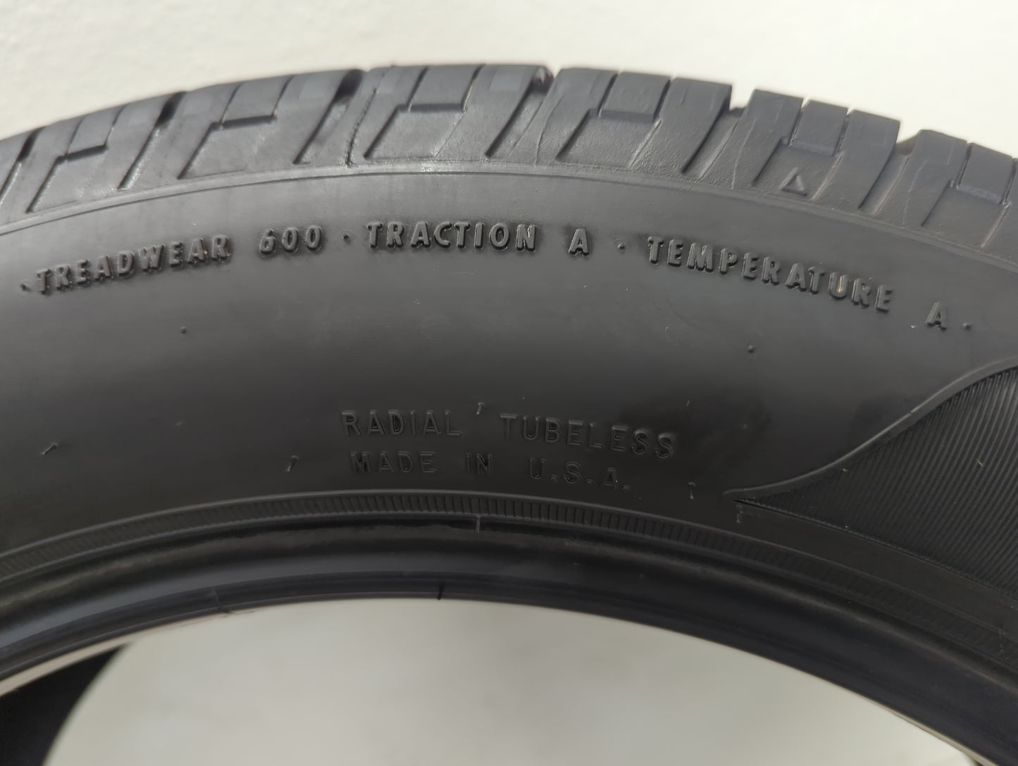 Used Tire 215/55R17 GOODYEAR RELIANT 94V - Tread Depth 10/32 - Oemusedautoparts1.com