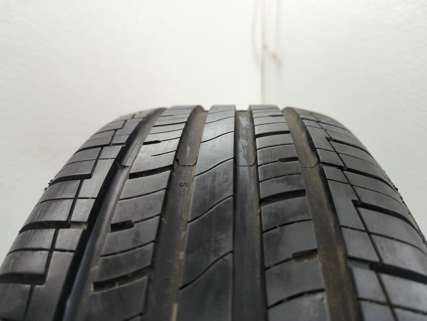 Used Tire 205/55R16 MASTERCRAFT STRATUS AS 94H - Tread Depth 10/32 - Oemusedautoparts1.com