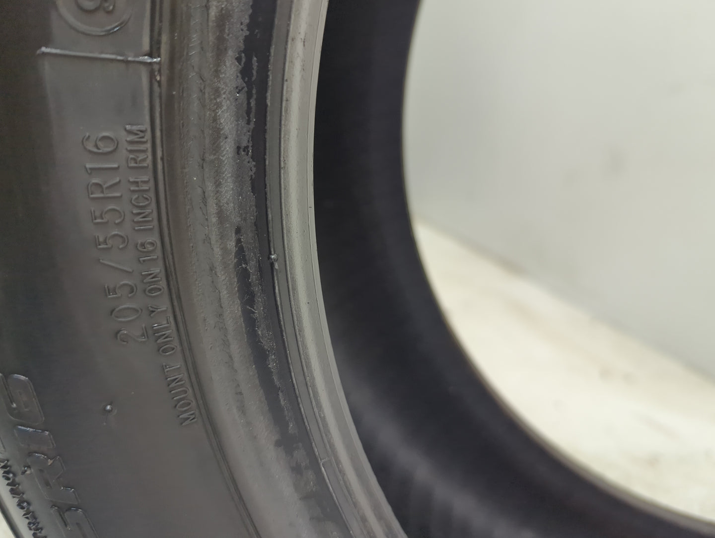 Used Tire 205/55R16 MASTERCRAFT STRATUS AS 94H - Tread Depth 10/32 - Oemusedautoparts1.com