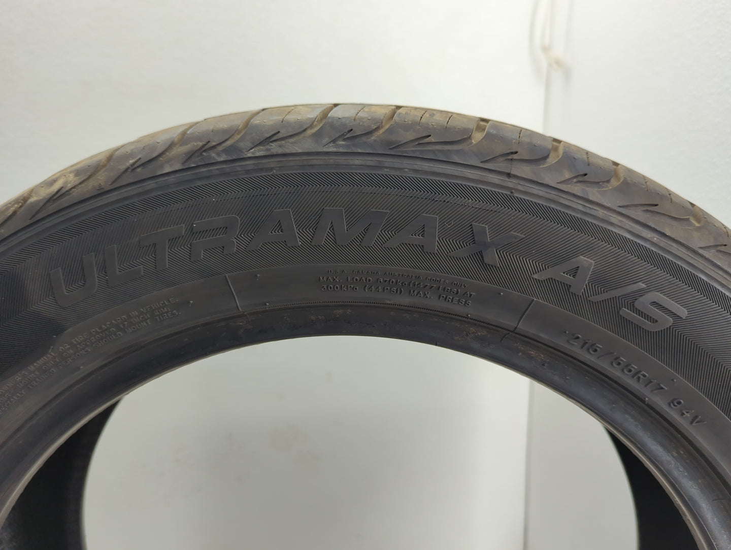 Used Tire 215/55R17 SUMMIT ULTRAMAX A/S 94V - Tread Depth 10/32 - Oemusedautoparts1.com