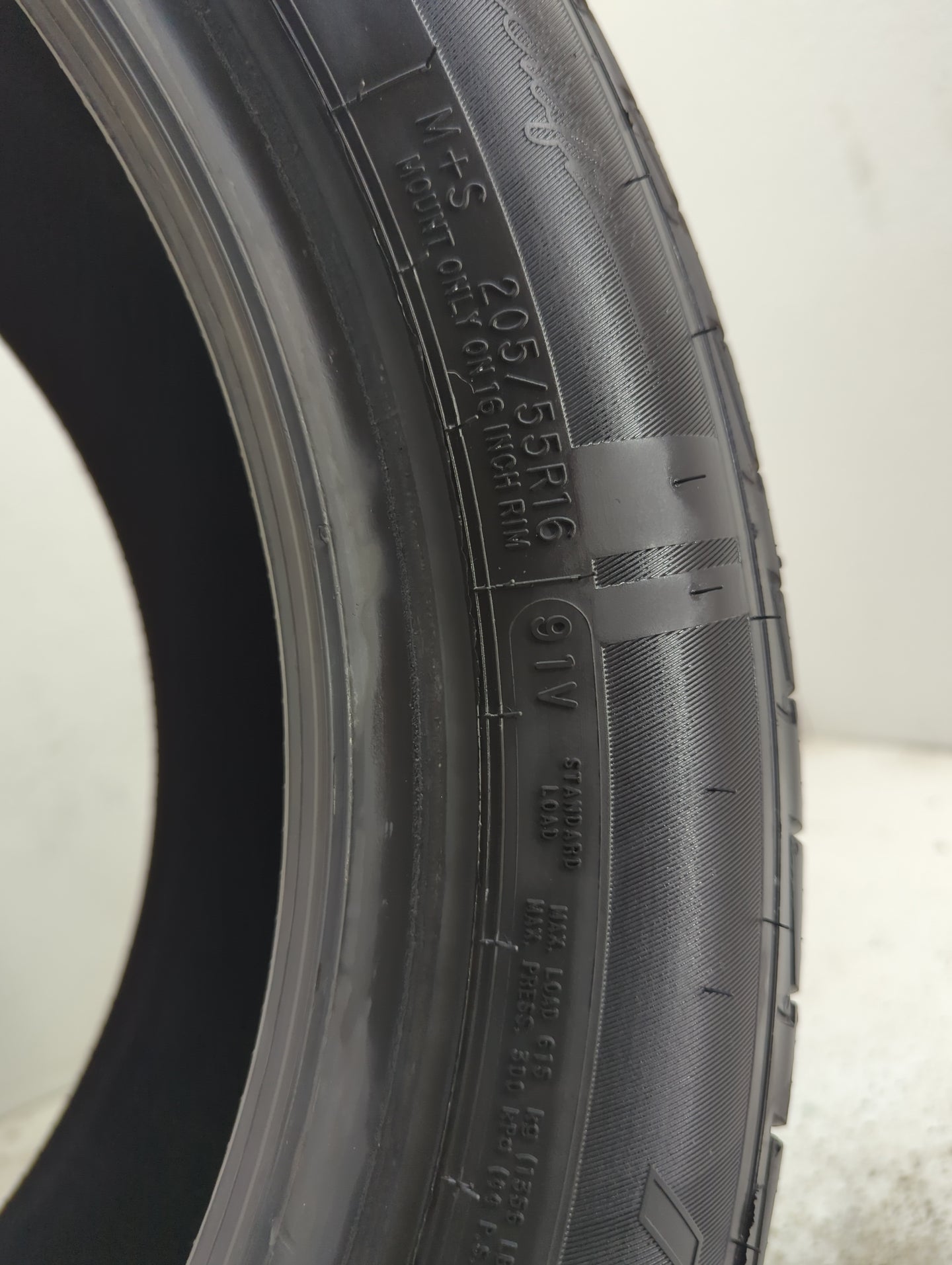 Used Tire 205/55R16 MASTERCRAFT COURSER QUEST 91V - Tread Depth 12/32 - Oemusedautoparts1.com