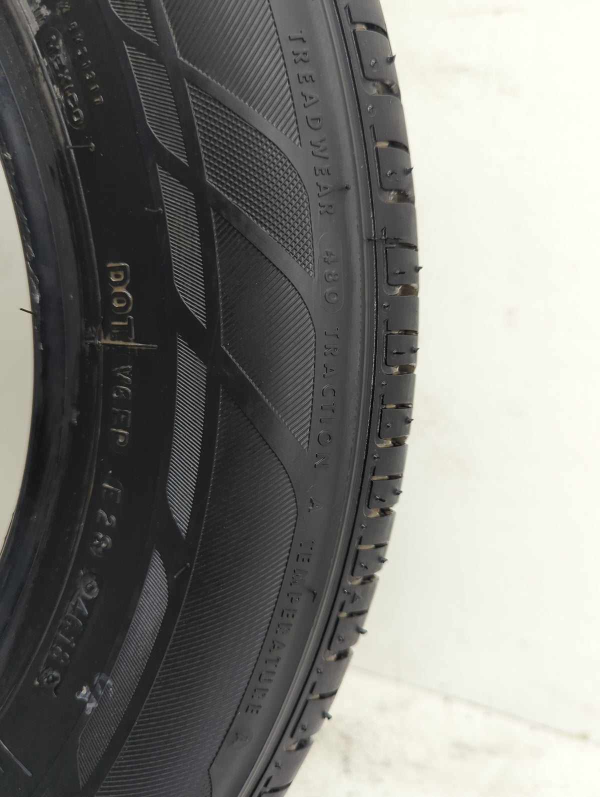 Used Tire P185/65R16 BRIDGESTONE ECOPIA EP 422 86H - Tread Depth 12/32 - Oemusedautoparts1.com
