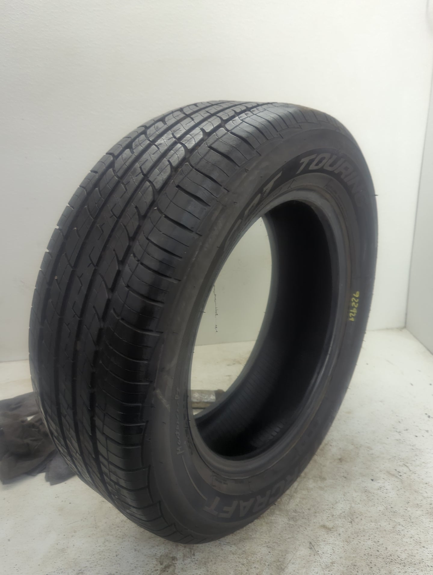 Used Tire 215/60R16 MASTERCRAFT SRT-TOURING 95V - Tread Depth 9/32 - Oemusedautoparts1.com
