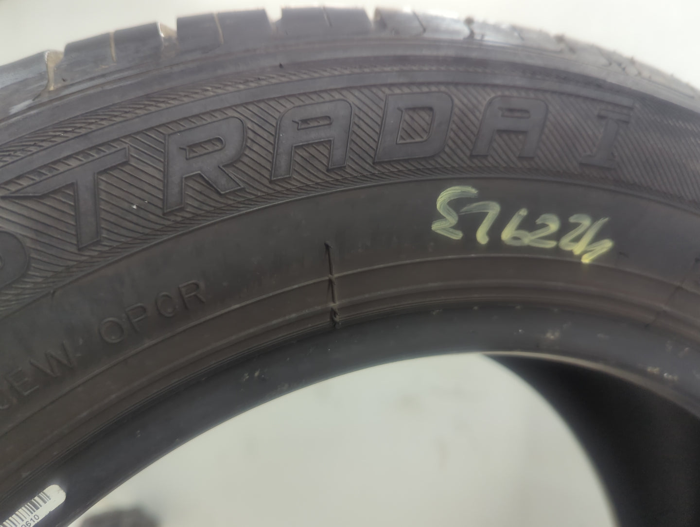 Used Tire 215/60R16 VERCELLI STRADA I 95V - Tread Depth 8/32 - Oemusedautoparts1.com