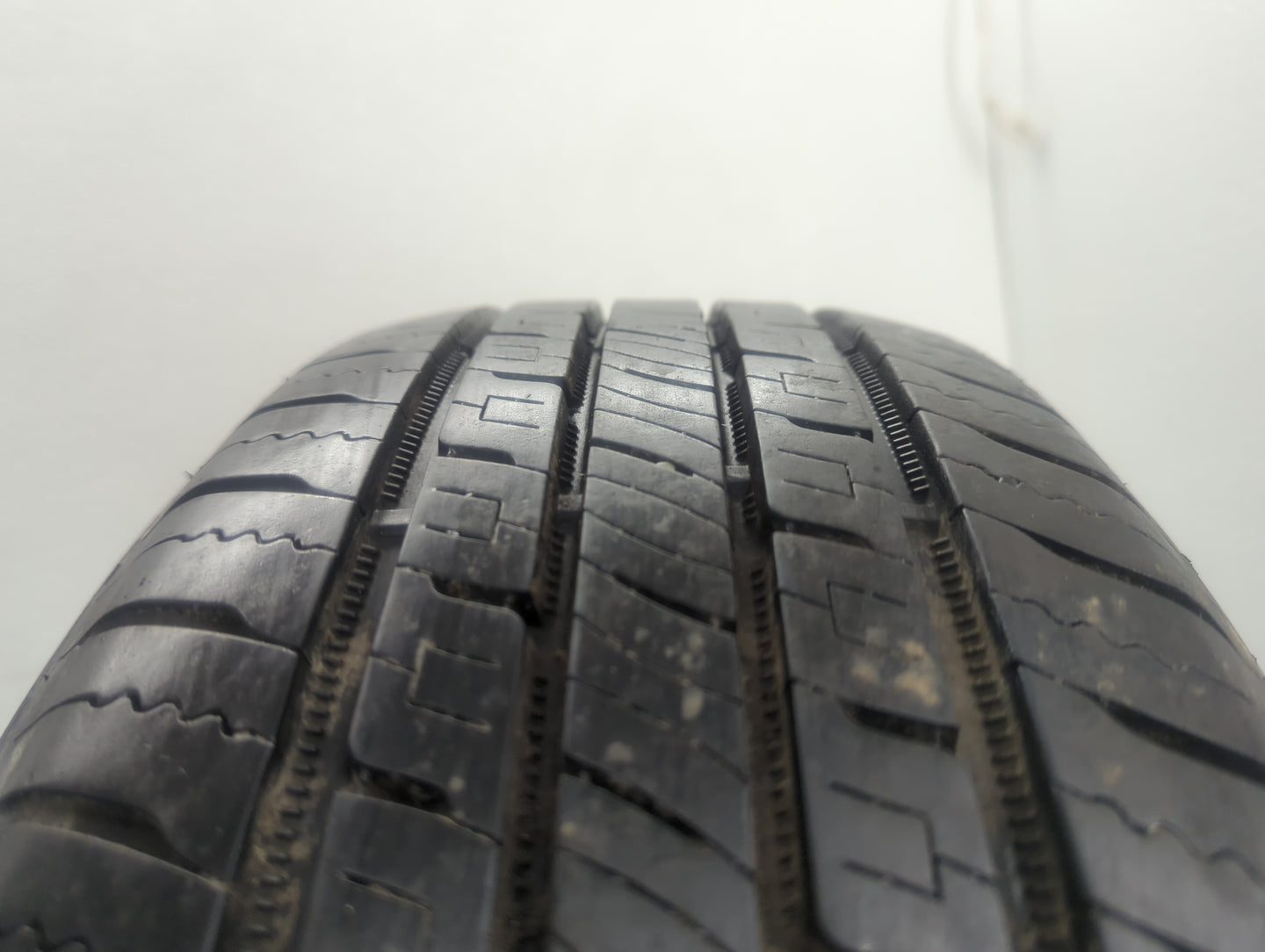 Used Tire 215/60R16 VERCELLI STRADA I 95V - Tread Depth 8/32 - Oemusedautoparts1.com