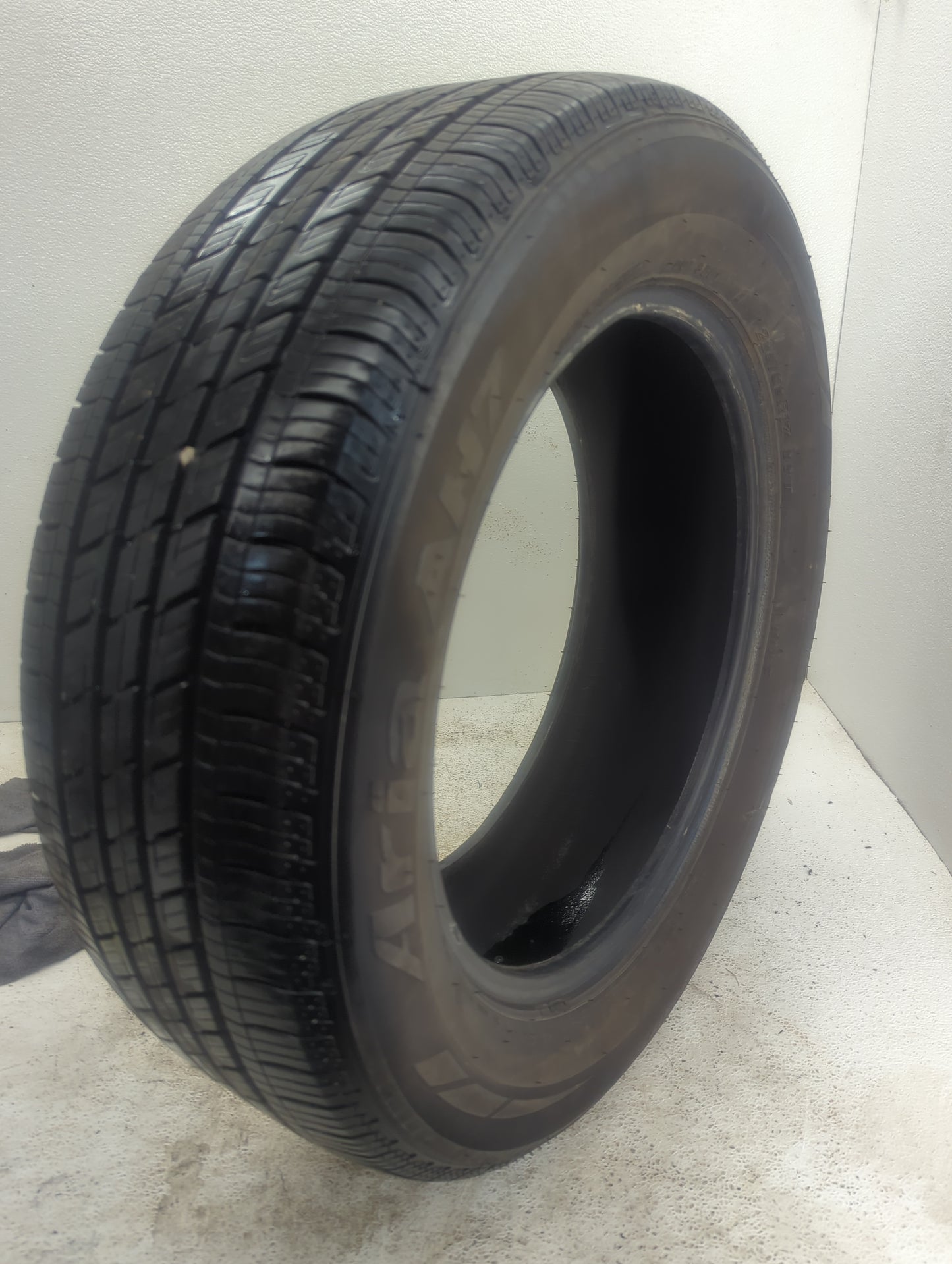 Used Tire 225/60R17 NEXEN ARIA AH7 99T - Tread Depth 8/32 - Oemusedautoparts1.com