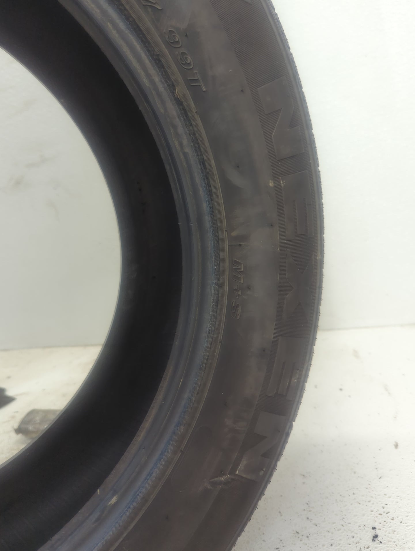 Used Tire 225/60R17 NEXEN ARIA AH7 99T - Tread Depth 8/32 - Oemusedautoparts1.com