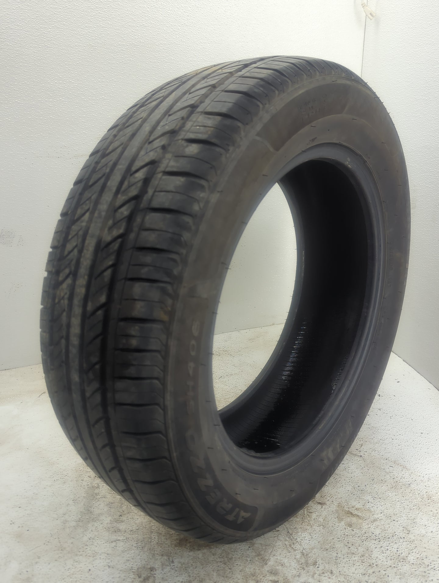 Used Tire 215/60R17 SAILUN ATREZZO SH406 96T - Tread Depth 6.5/32 - Oemusedautoparts1.com