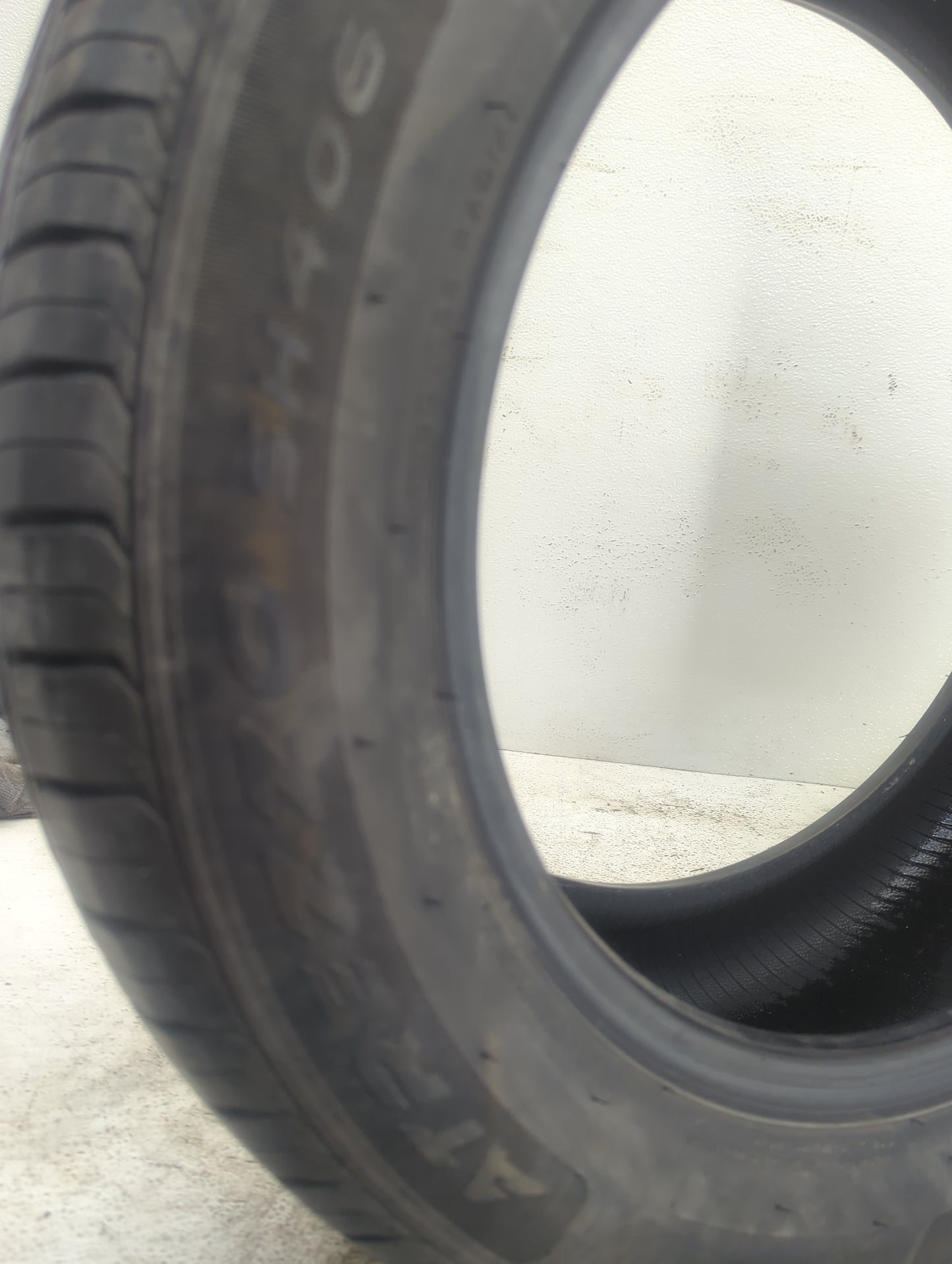 Used Tire 215/60R17 SAILUN ATREZZO SH406 96T - Tread Depth 6.5/32 - Oemusedautoparts1.com