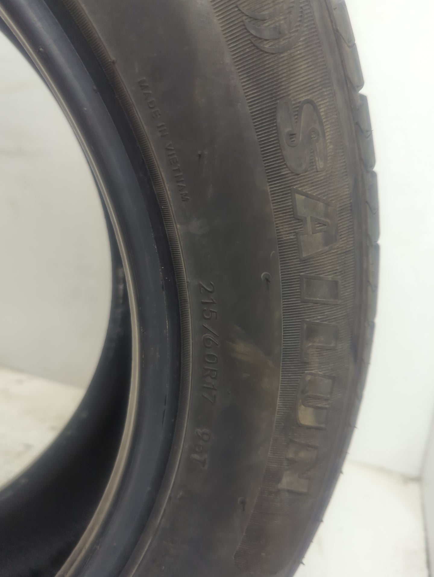 Used Tire 215/60R17 SAILUN ATREZZO SH406 96T - Tread Depth 6.5/32 - Oemusedautoparts1.com
