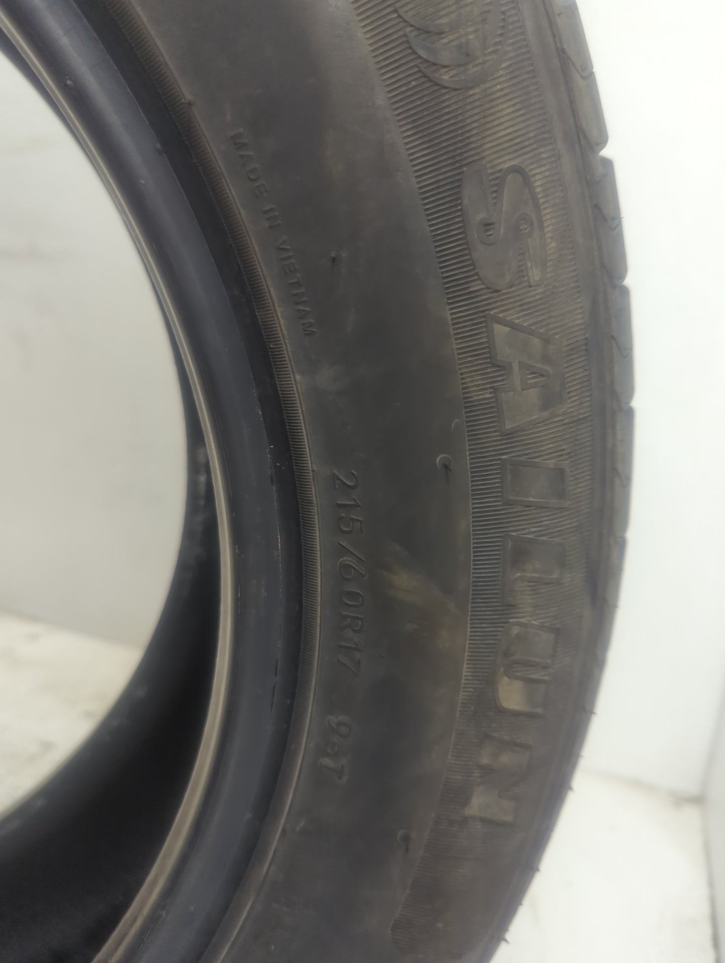 Used Tire 215/60R17 SAILUN ATREZZO SH406 96T - Tread Depth 6.5/32 - Oemusedautoparts1.com