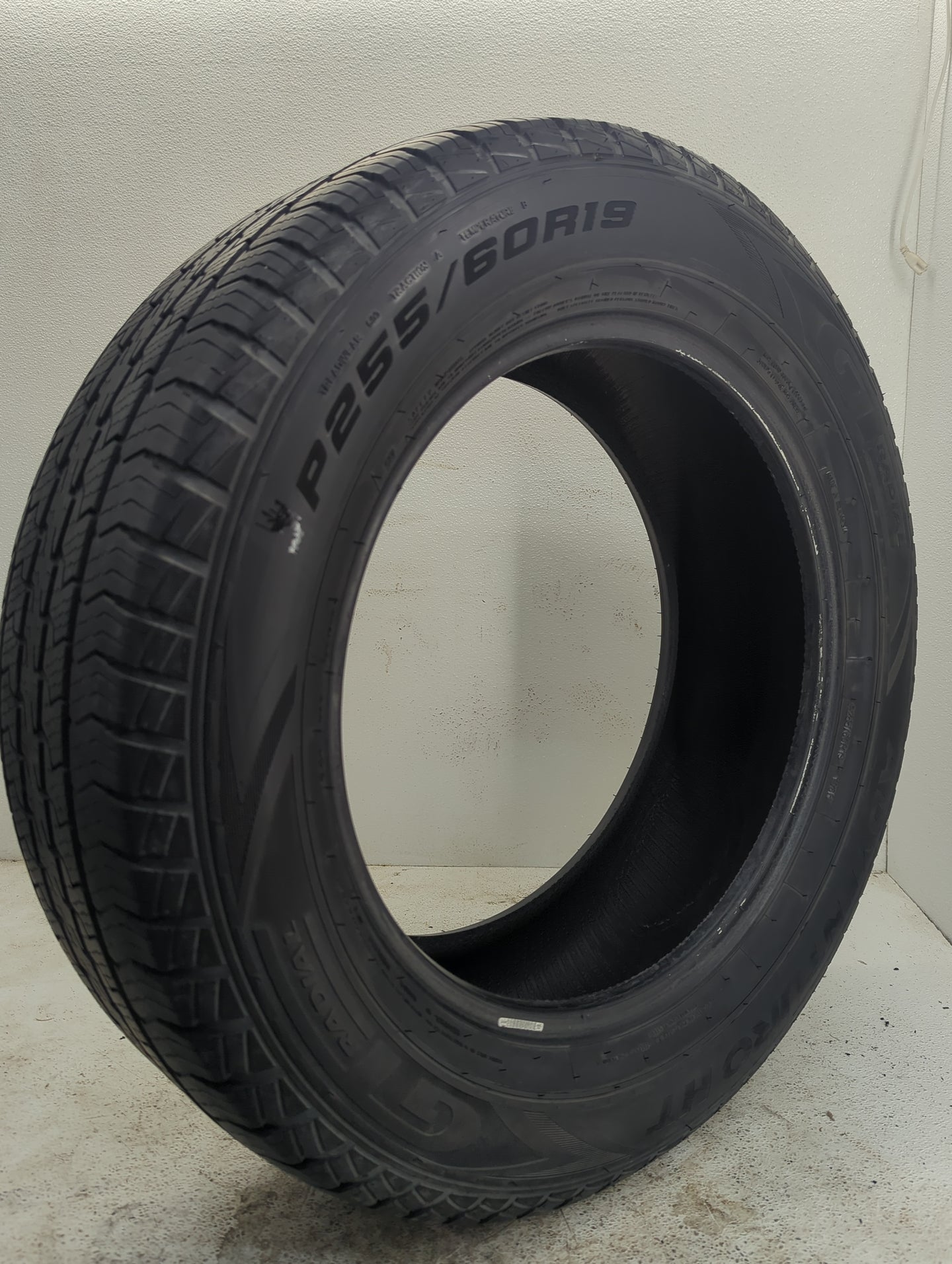 Used Tire 255/60R19 GT RADIAL ADVENTURO HT 108H - Tread Depth 6.5/32 - Oemusedautoparts1.com