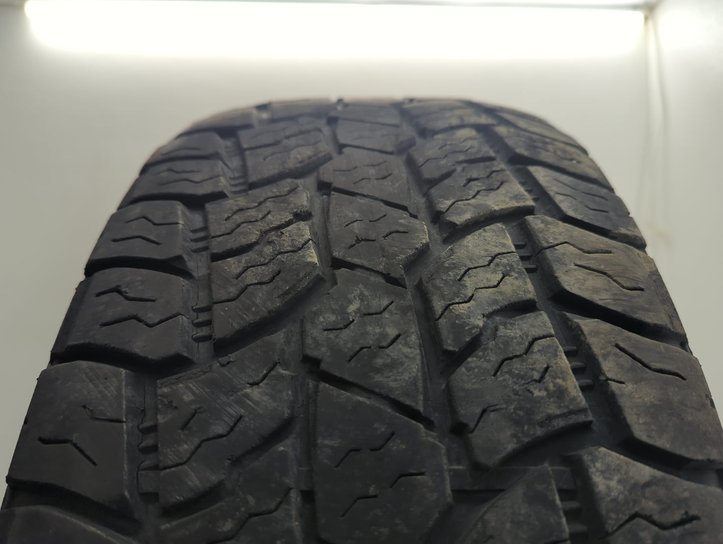 Used Tire 265/70R17 MASTERCRAFT COURSER AXT 115T - Tread Depth 6/32 - Oemusedautoparts1.com