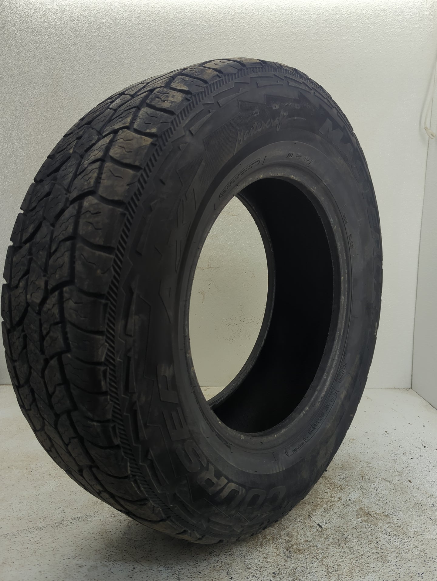 Used Tire 265/70R17 MASTERCRAFT COURSER AXT 115T - Tread Depth 6/32 - Oemusedautoparts1.com