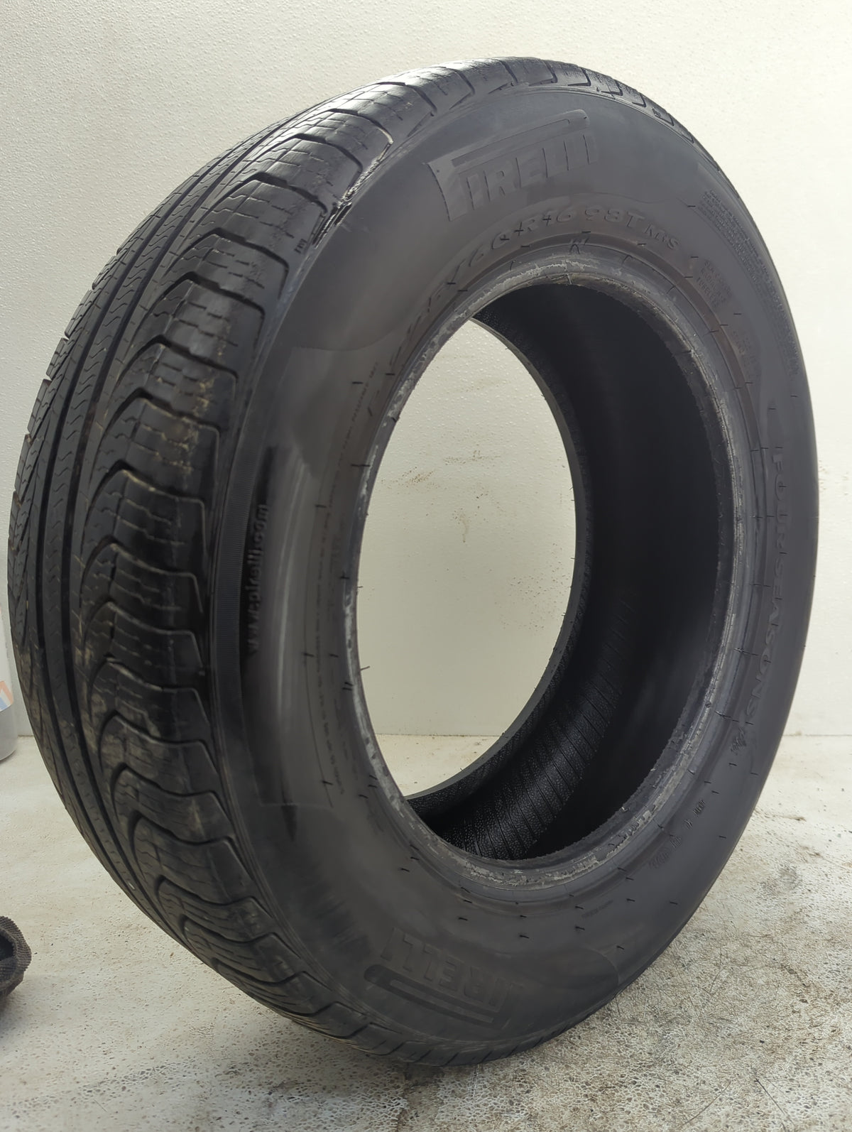 Used Tire P225/60R16 FIRELLI P4 98T All Season - Tread Depth 7.5/32 - Oemusedautoparts1.com