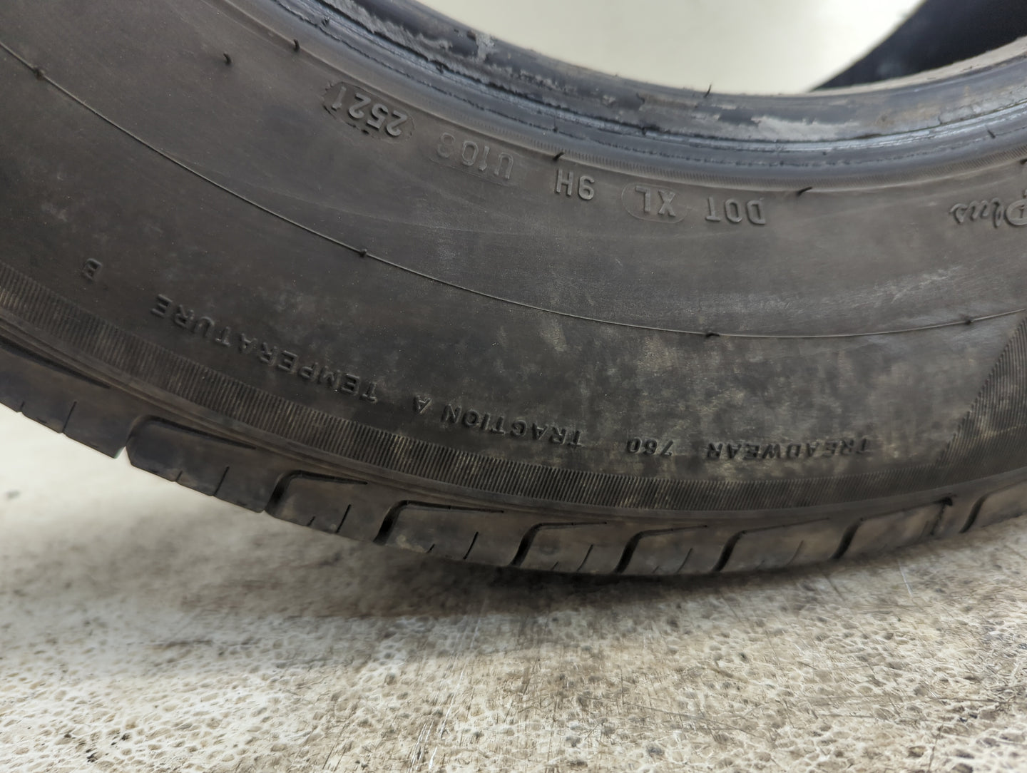 Used Tire P225/60R16 FIRELLI P4 98T All Season - Tread Depth 7.5/32 - Oemusedautoparts1.com