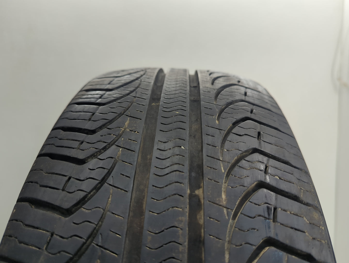 Used Tire P225/60R16 FIRELLI P4 98T - Tread Depth 7.5/32 - Oemusedautoparts1.com