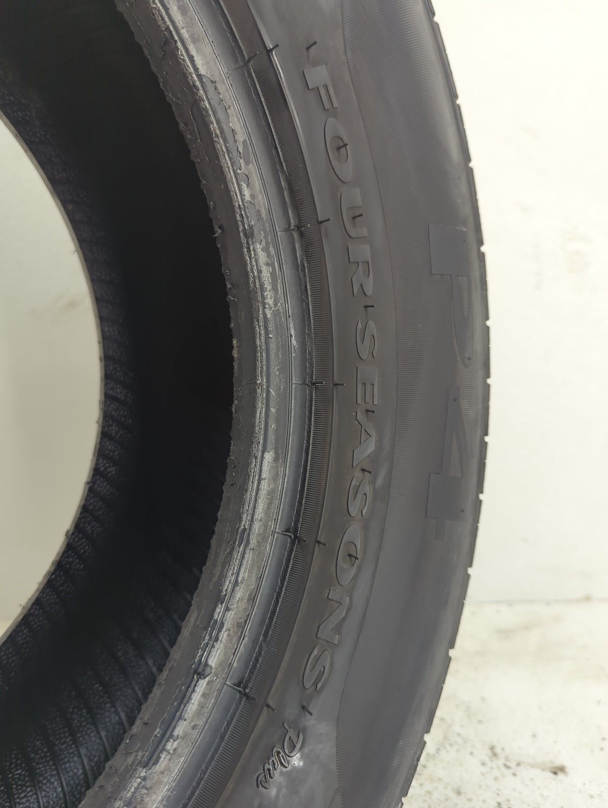 Used Tire P225/60R16 FIRELLI P4 98T All Season - Tread Depth 7.5/32 - Oemusedautoparts1.com