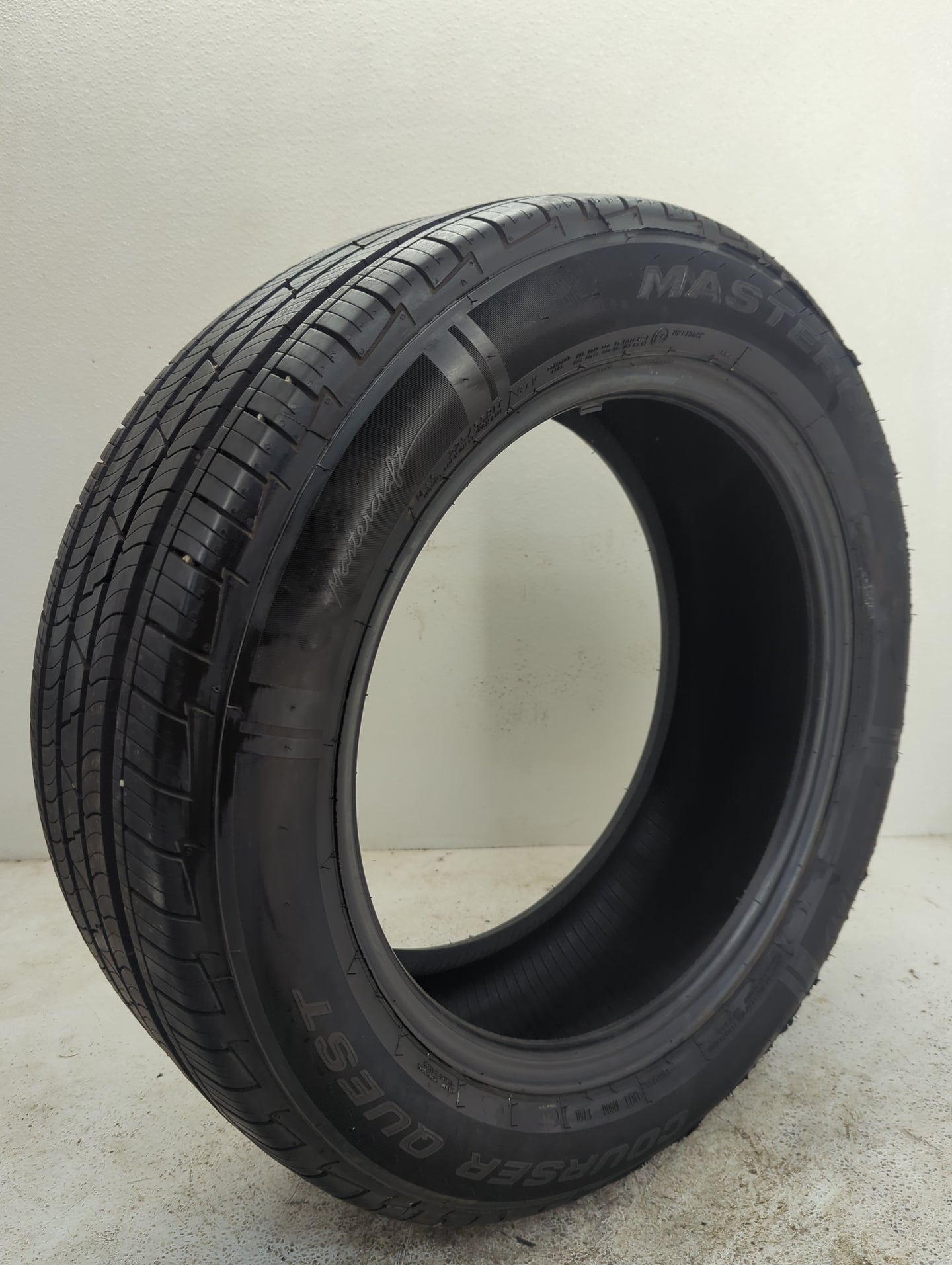 Used Tire 225/55R17 MASTERCRAFT COURSER QUEST 97V - Tread Depth 8/32 - Oemusedautoparts1.com