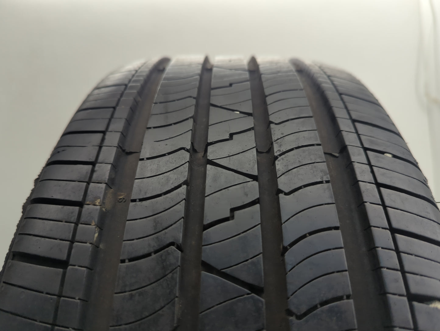 Used Tire 225/55R17 MASTERCRAFT COURSER QUEST 97V - Tread Depth 8/32 - Oemusedautoparts1.com