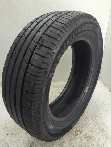 Used Tire 216/60R/17 MICHELIN DEFENDER 96H - Tread Depth 7.5/32 - Oemusedautoparts1.com