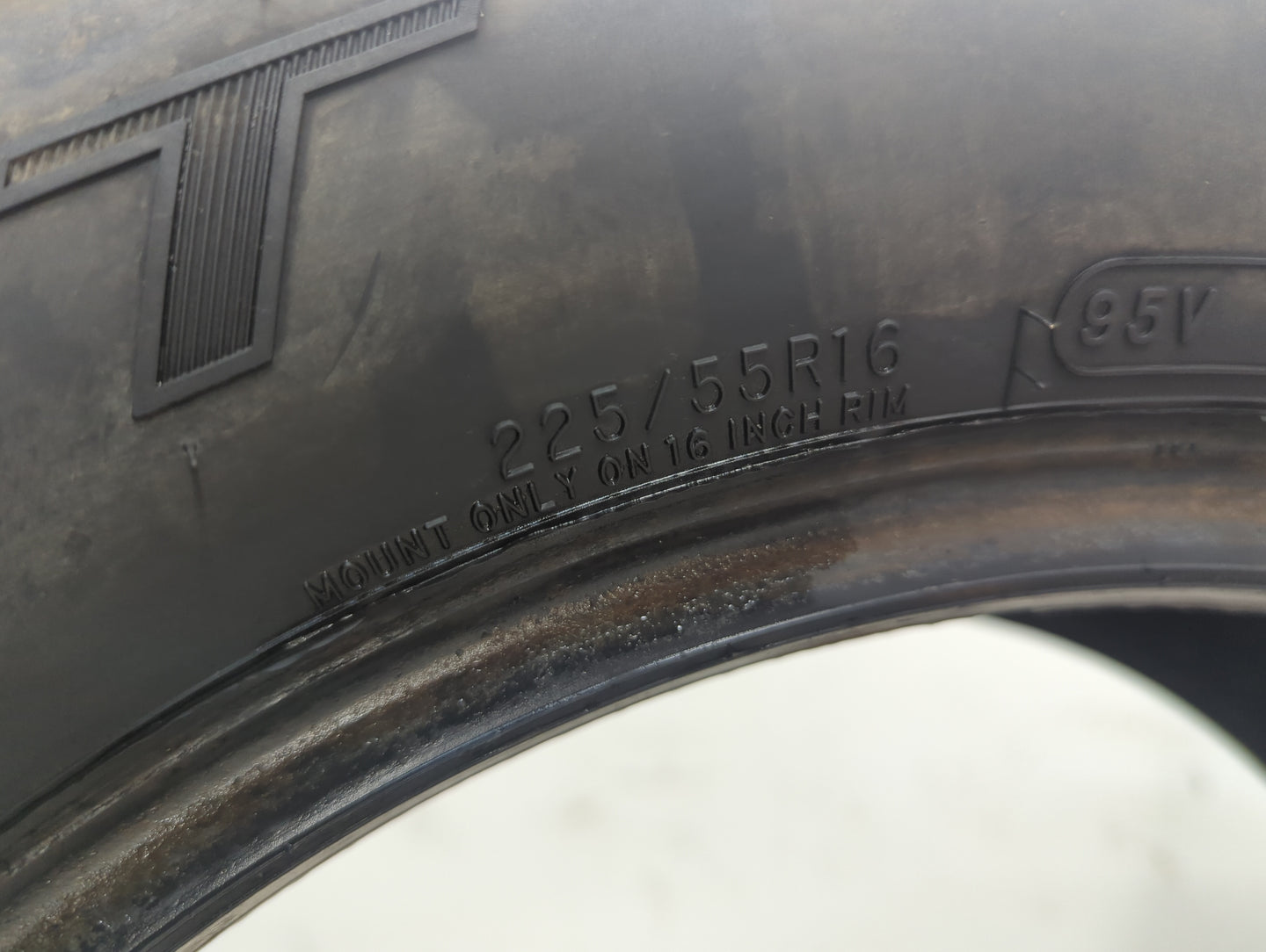 Used Tire 225/55R16 MASTERCRAFT LSR GRAND TOURING 95V - Tread Depth 7/32 - Oemusedautoparts1.com