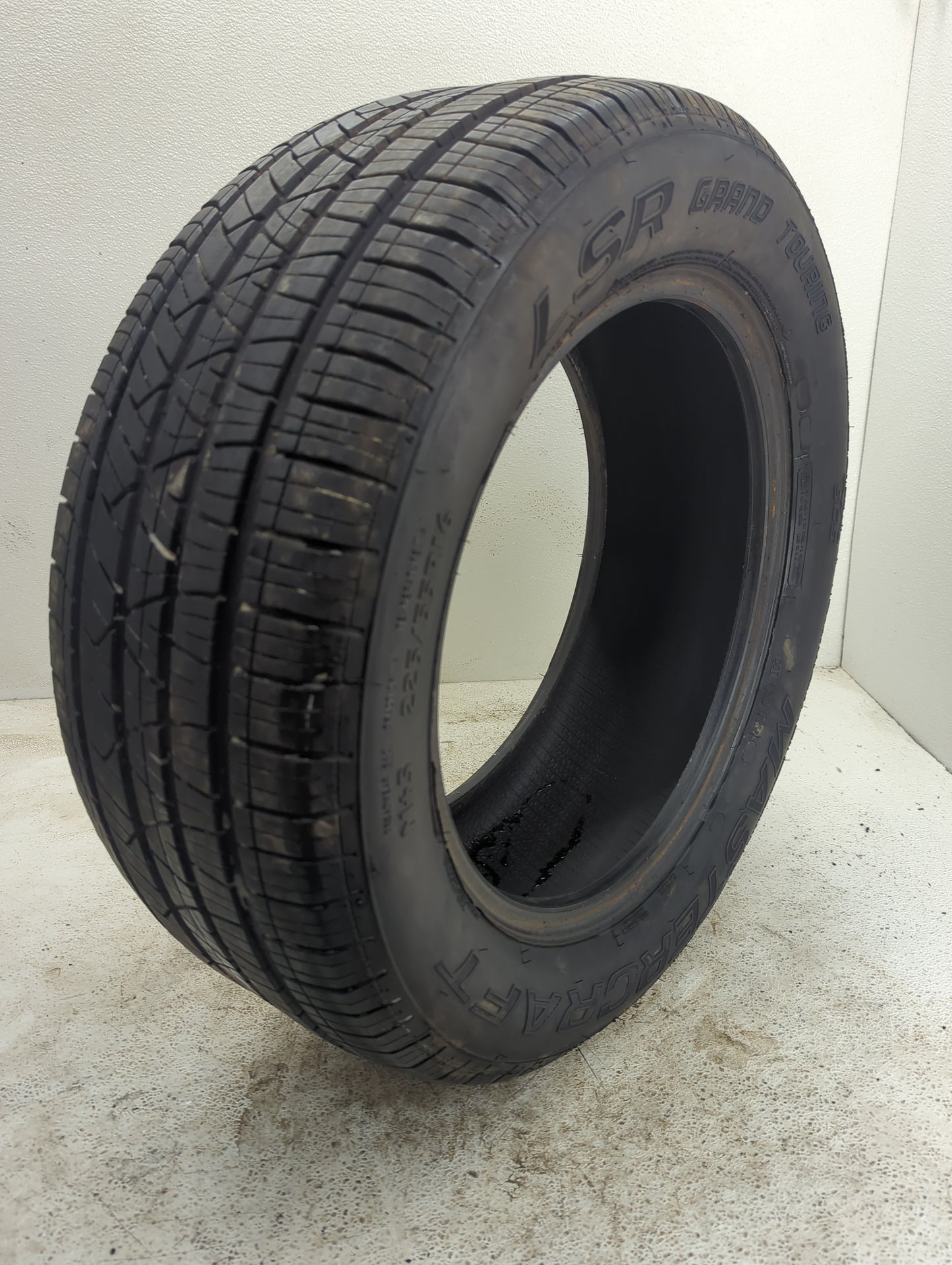 Used Tire 225/55R16 MASTERCRAFT LSR GRAND TOURING 95V - Tread Depth 7/32 - Oemusedautoparts1.com